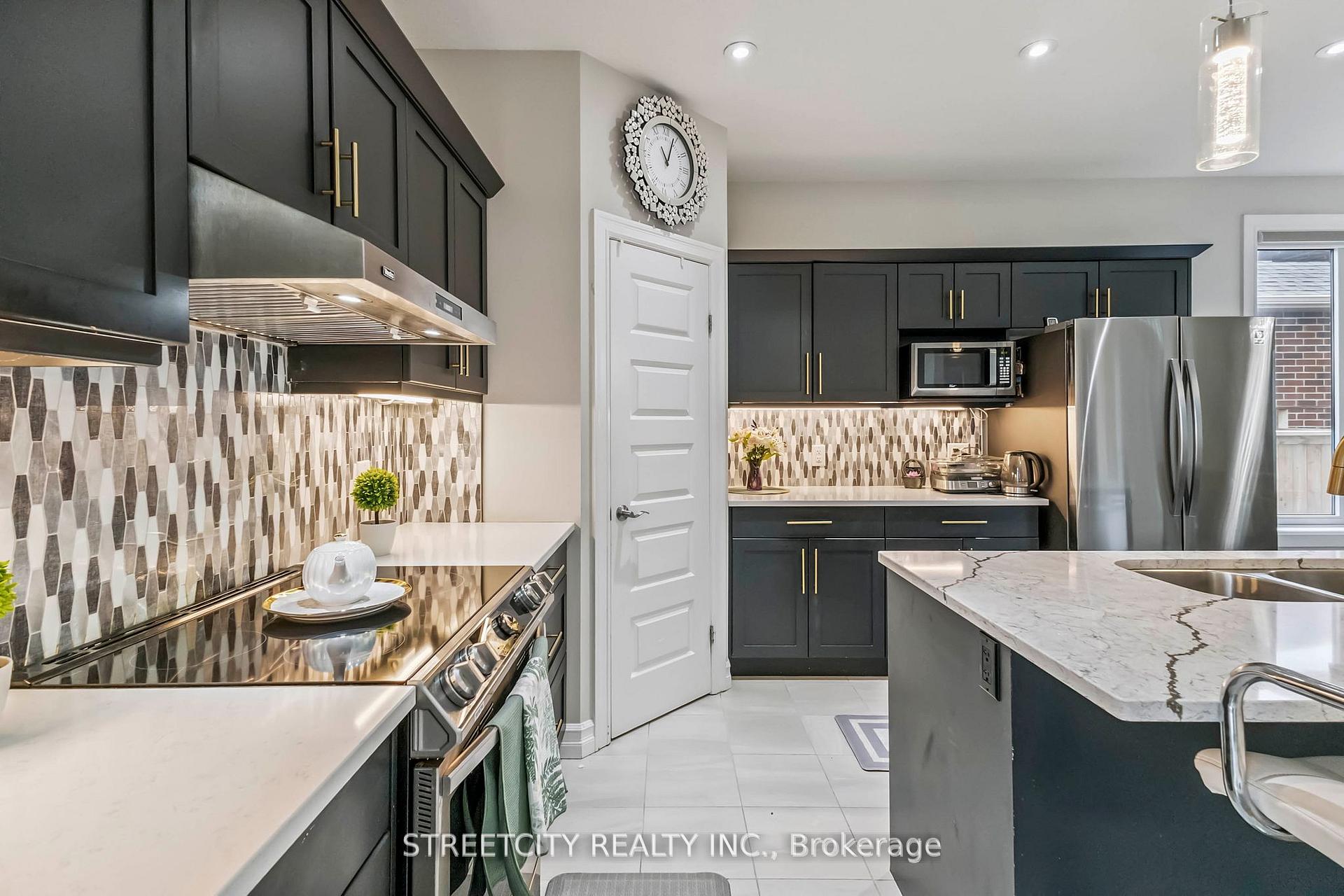 Photo 20 of 53 Arrowwood Path, Middlesex Centre, Ilderton — HOMEH