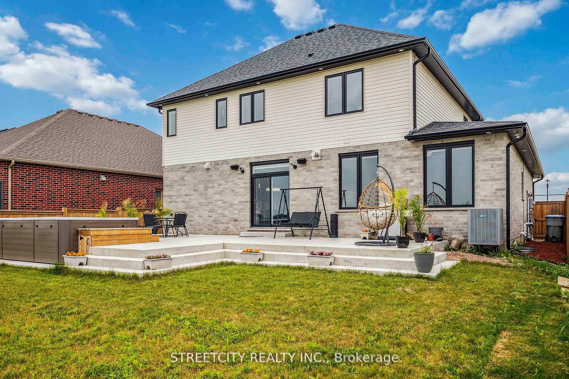 Photo 40 of 53 Arrowwood Path, Middlesex Centre, Ilderton — HOMEH