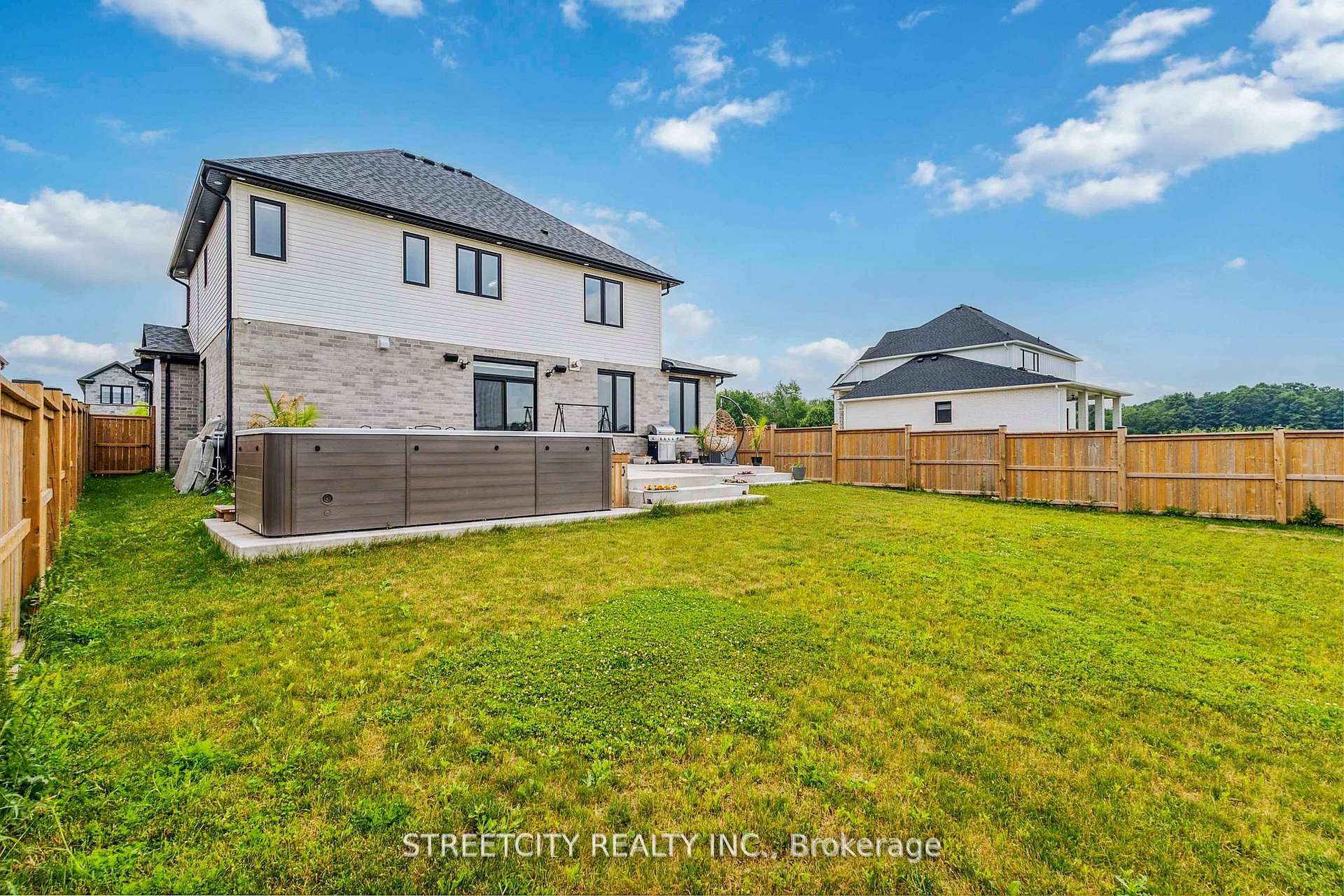 Photo 41 of 53 Arrowwood Path, Middlesex Centre, Ilderton — HOMEH