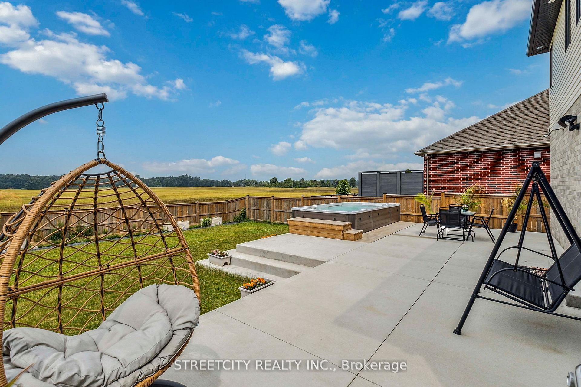 Photo 43 of 53 Arrowwood Path, Middlesex Centre, Ilderton — HOMEH