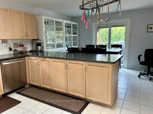 Photo 7 of 1393 Fisher Crescent, Kingston, City Southwest — HOMEH