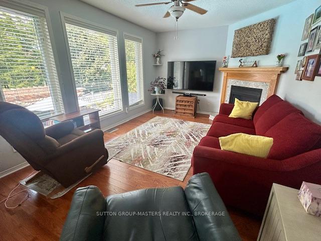Photo 8 of 1393 Fisher Crescent, Kingston, City Southwest — HOMEH