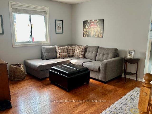 Photo 15 of 1393 Fisher Crescent, Kingston, City Southwest — HOMEH