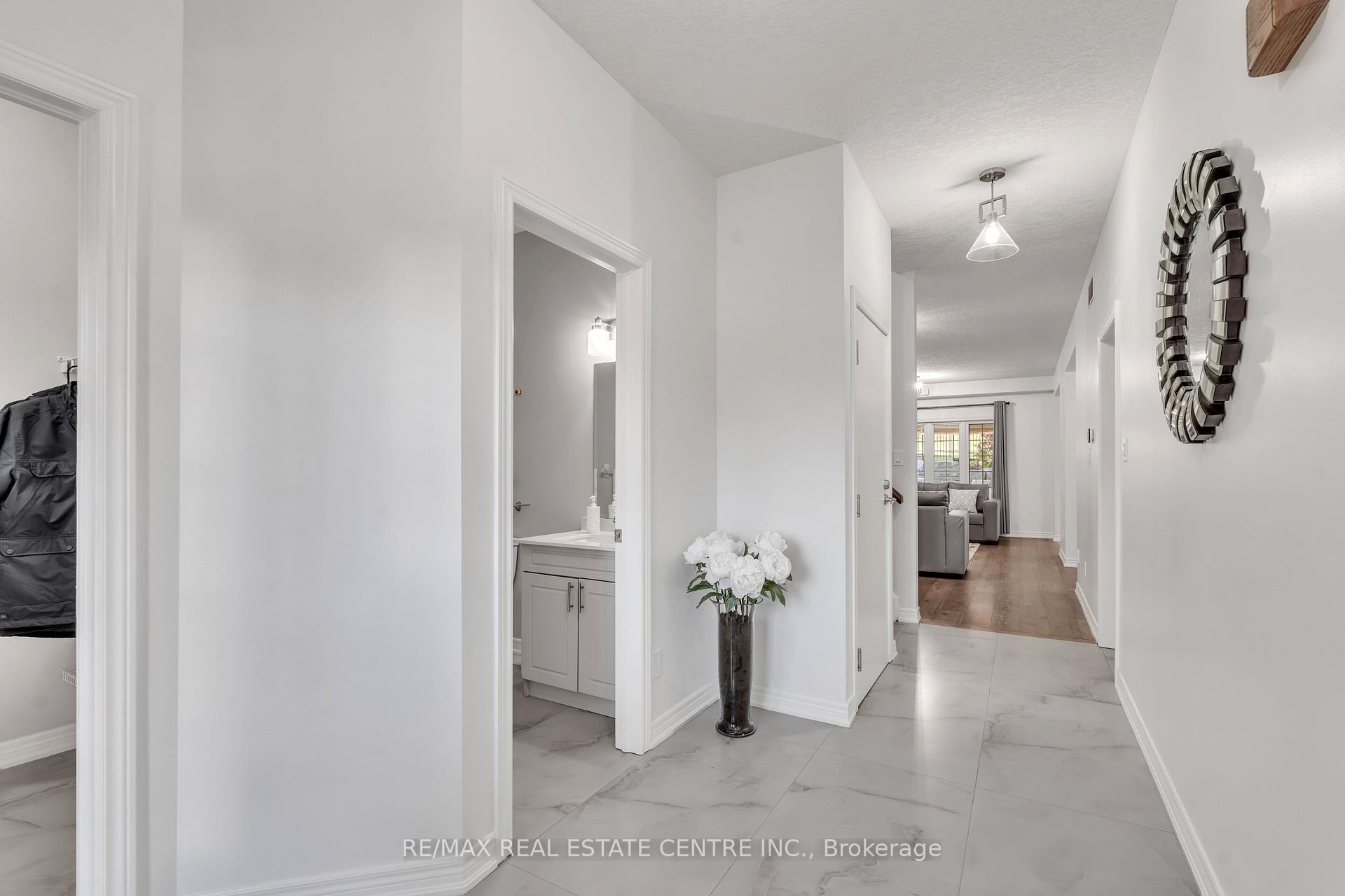 Photo 3 of 48 Isaiah Drive W, Kitchener — HOMEH