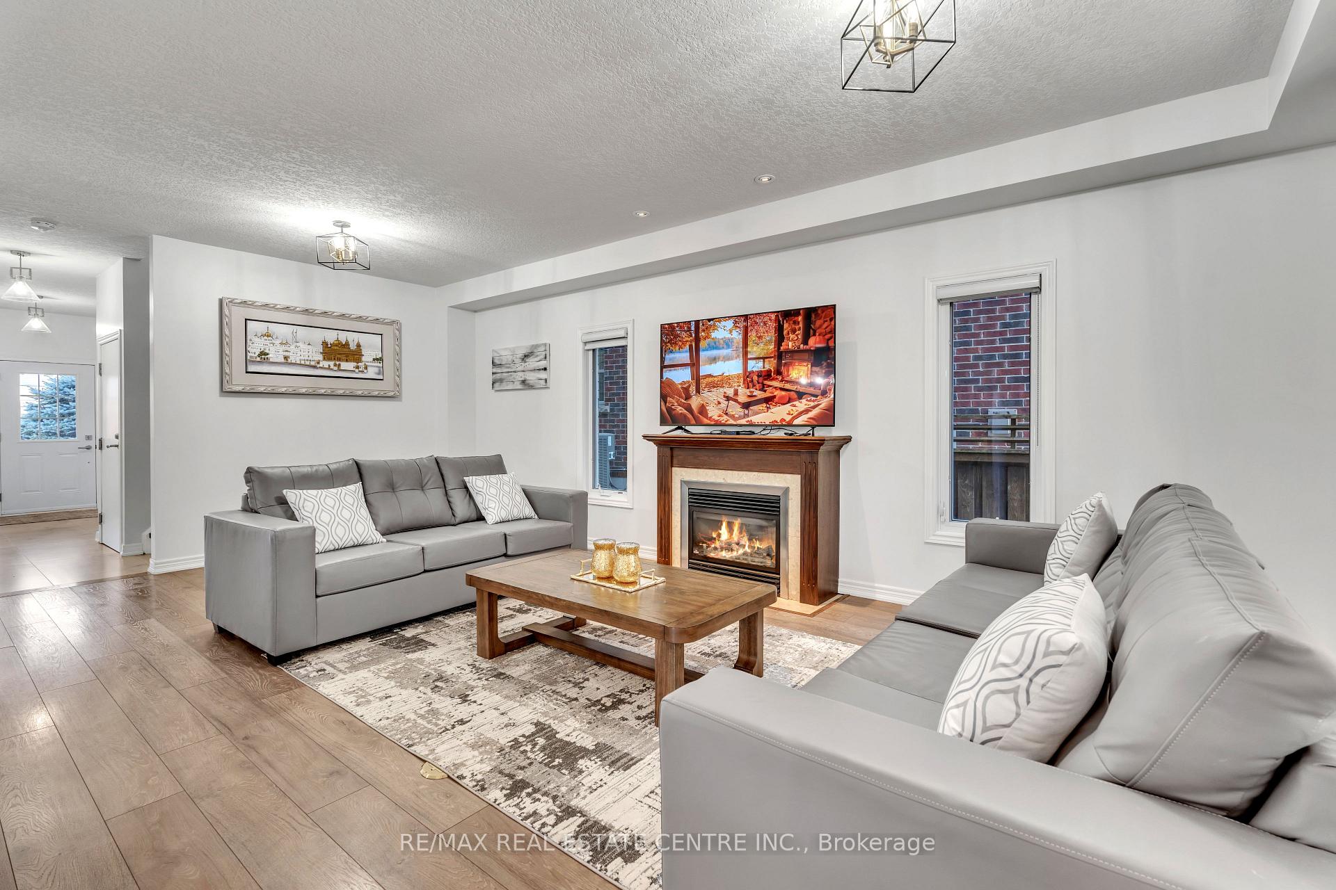 Photo 9 of 48 Isaiah Drive W, Kitchener — HOMEH