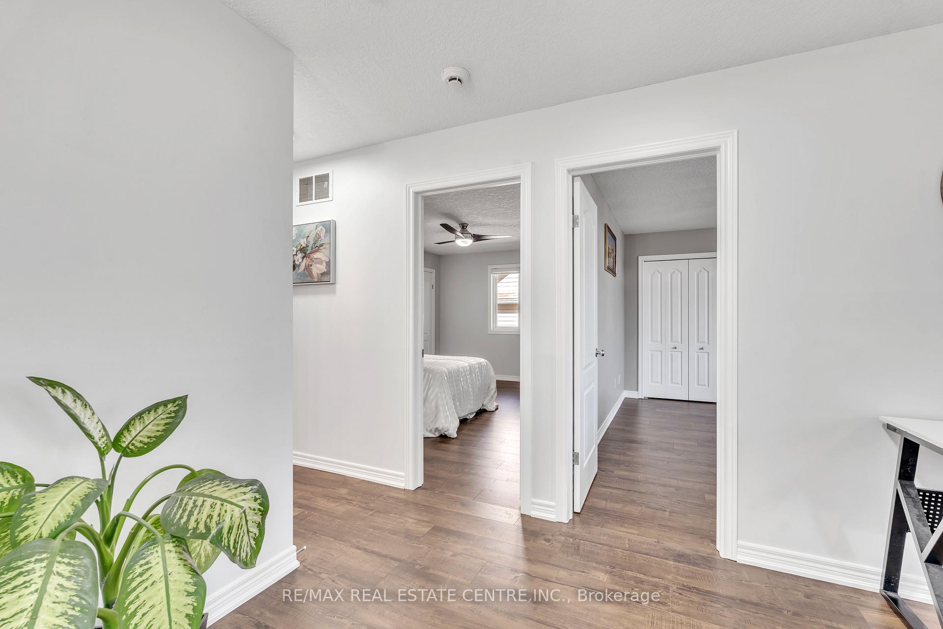 Photo 16 of 48 Isaiah Drive W, Kitchener — HOMEH