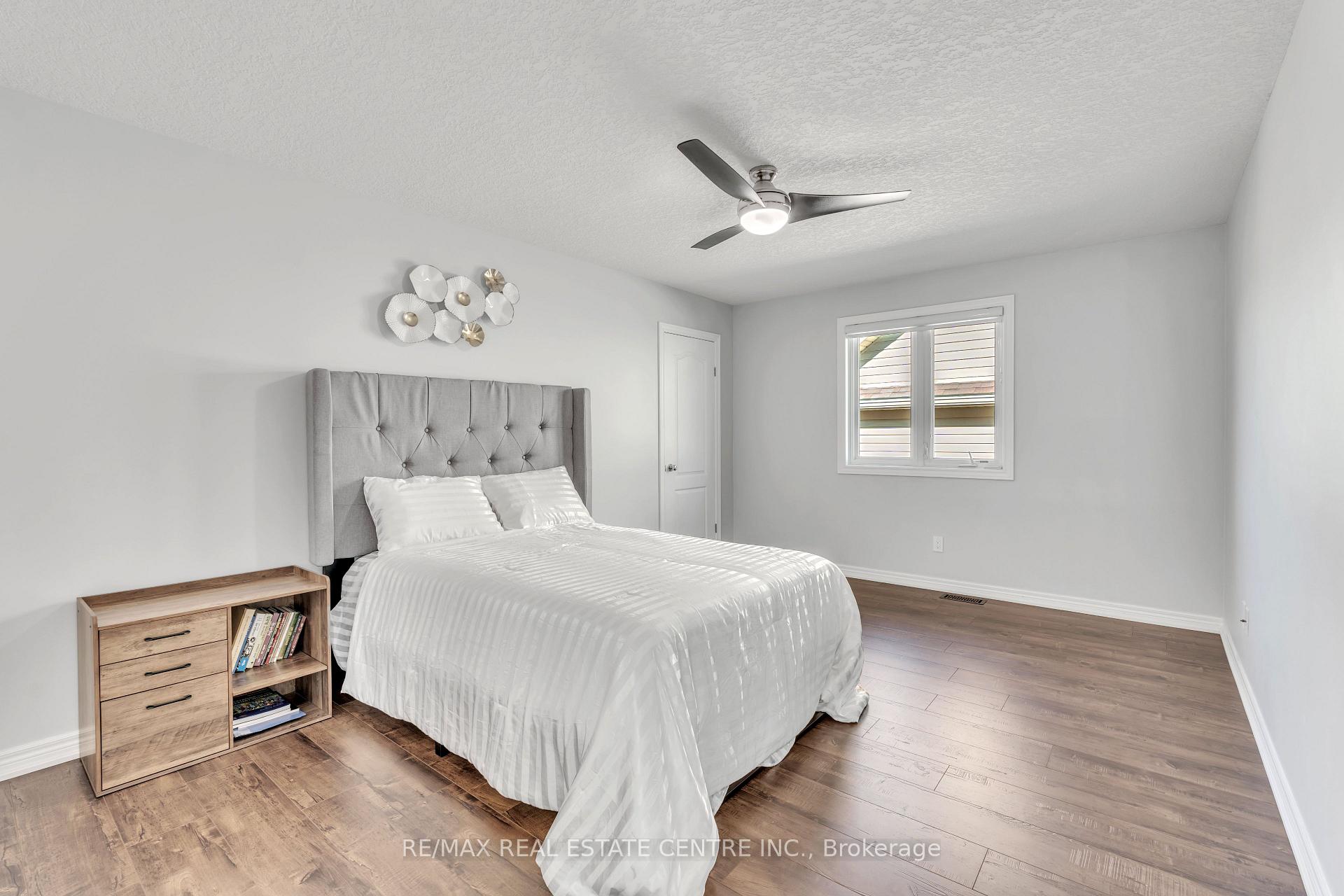 Photo 21 of 48 Isaiah Drive W, Kitchener — HOMEH
