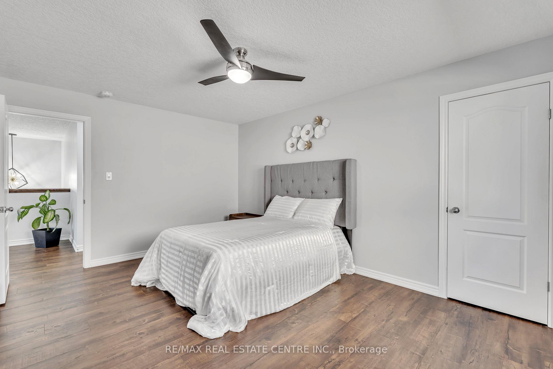 Photo 22 of 48 Isaiah Drive W, Kitchener — HOMEH