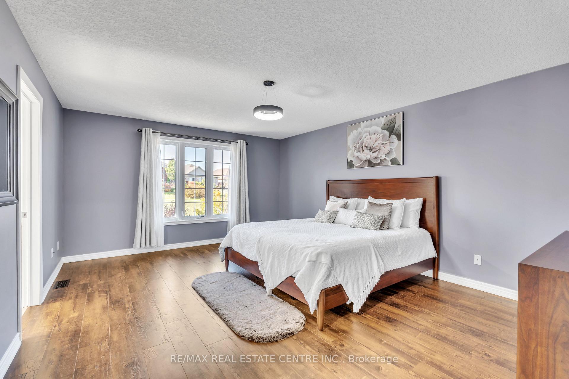 Photo 26 of 48 Isaiah Drive W, Kitchener — HOMEH