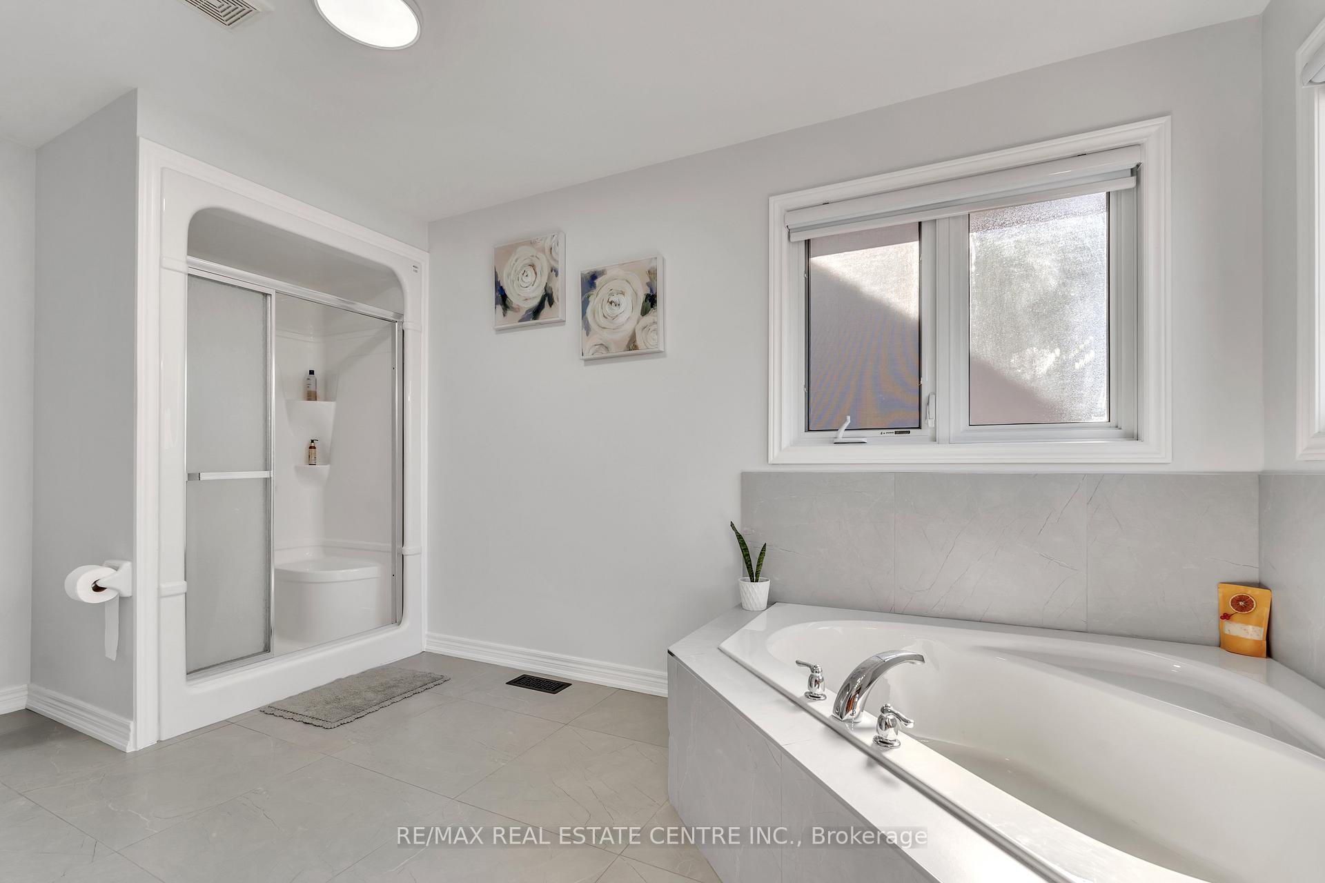 Photo 30 of 48 Isaiah Drive W, Kitchener — HOMEH