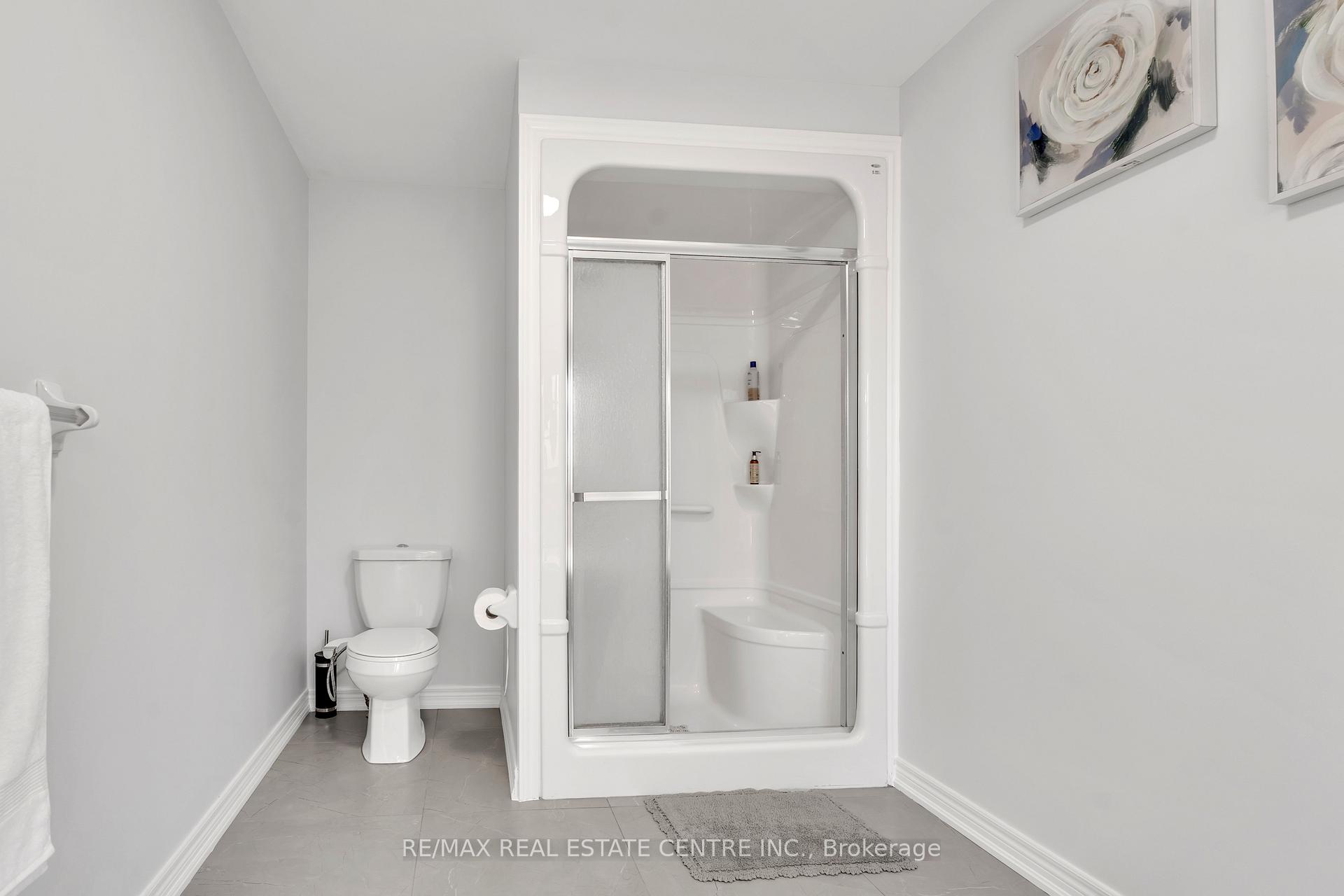 Photo 31 of 48 Isaiah Drive W, Kitchener — HOMEH