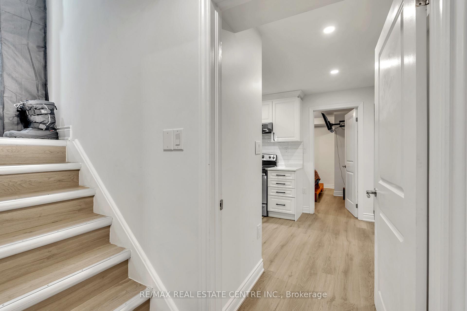 Photo 32 of 48 Isaiah Drive W, Kitchener — HOMEH