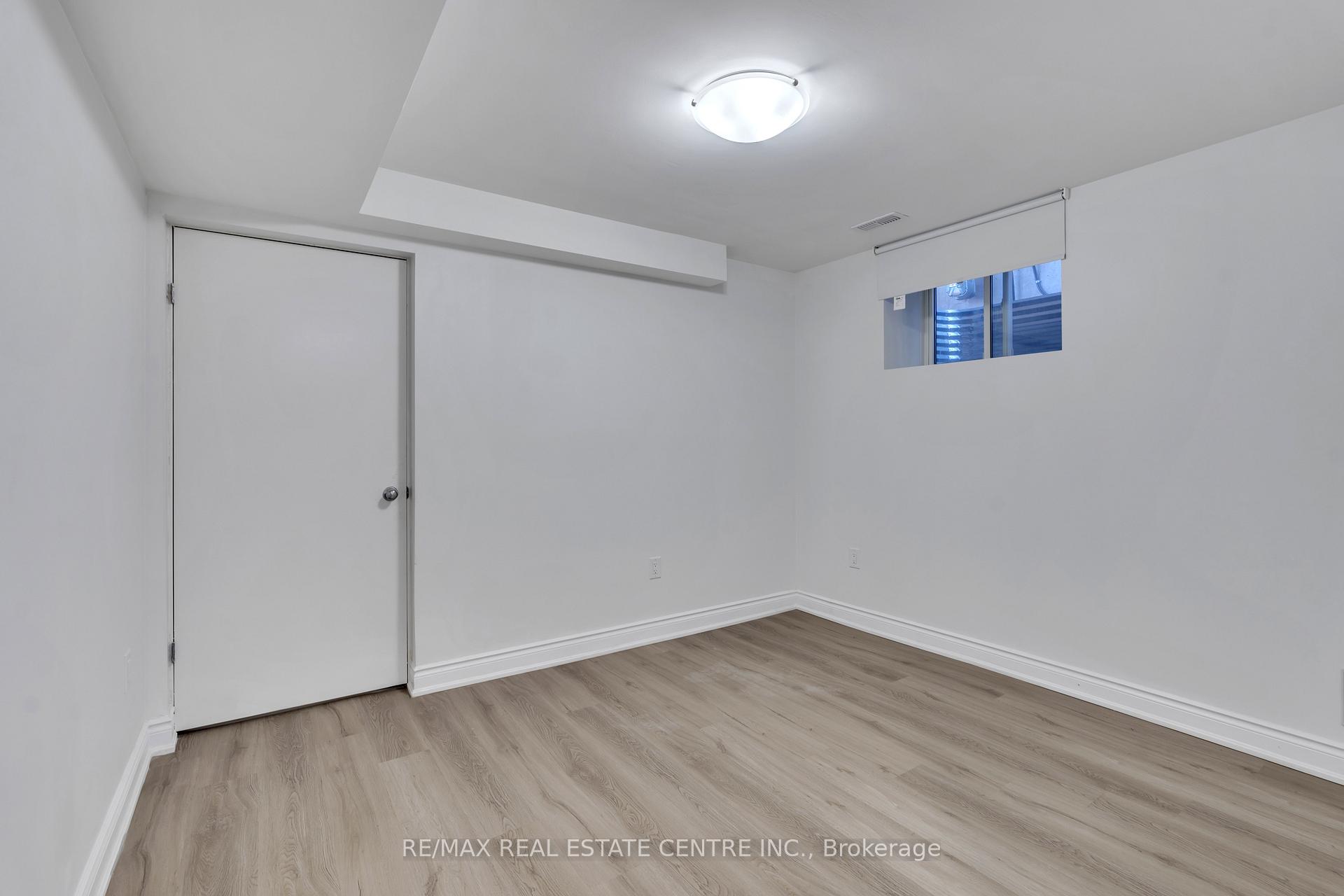 Photo 33 of 48 Isaiah Drive W, Kitchener — HOMEH