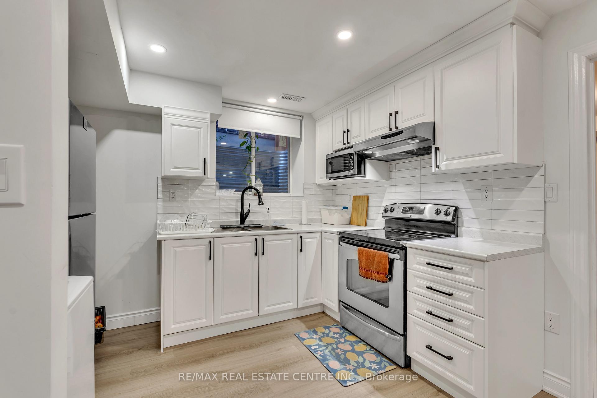 Photo 34 of 48 Isaiah Drive W, Kitchener — HOMEH