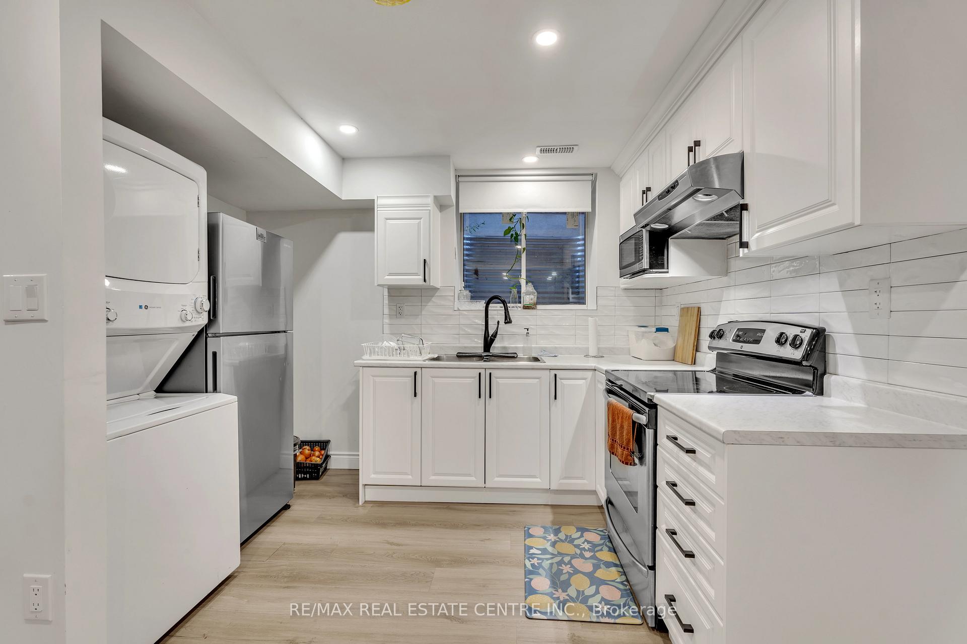 Photo 35 of 48 Isaiah Drive W, Kitchener — HOMEH