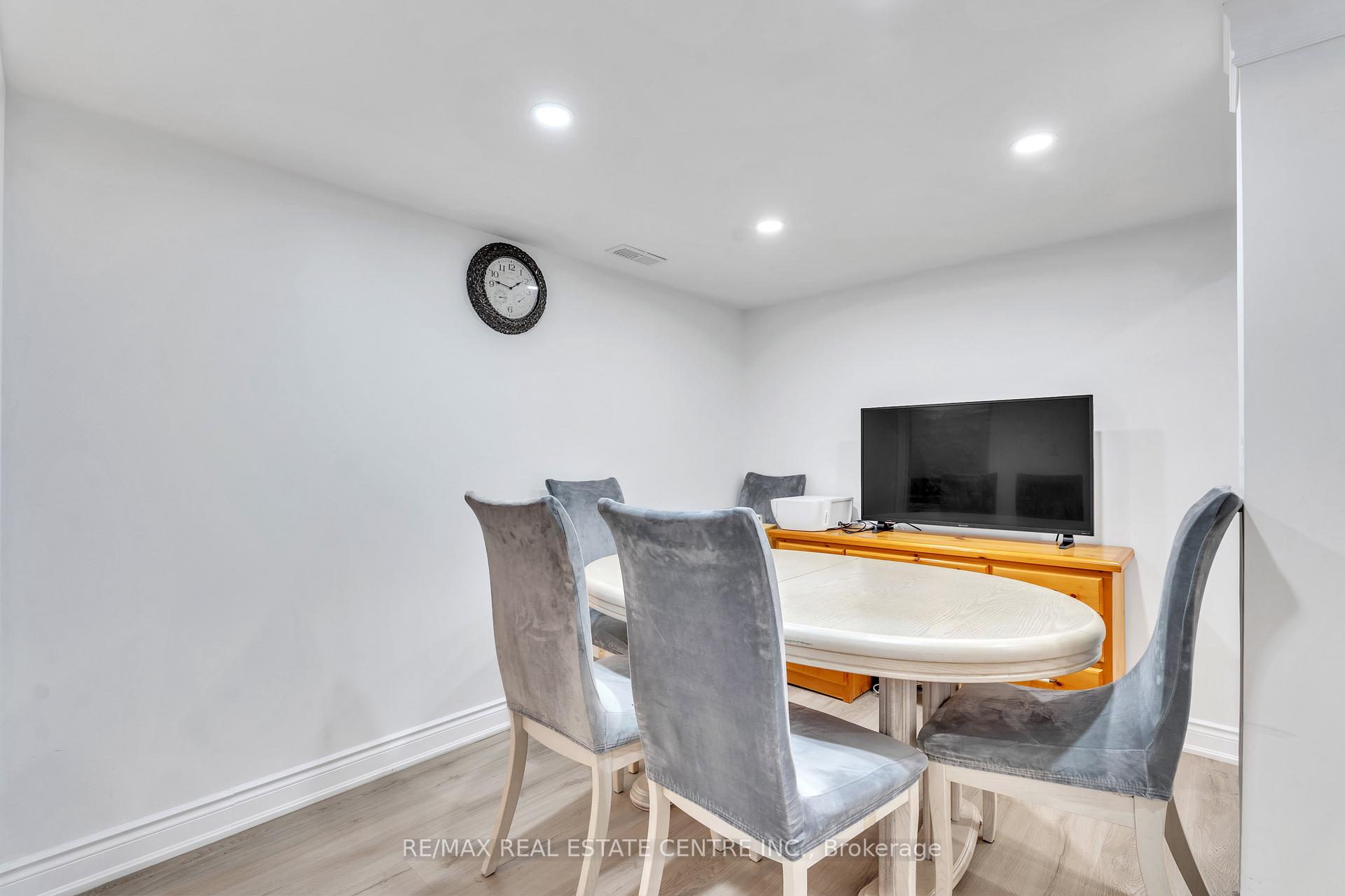Photo 36 of 48 Isaiah Drive W, Kitchener — HOMEH