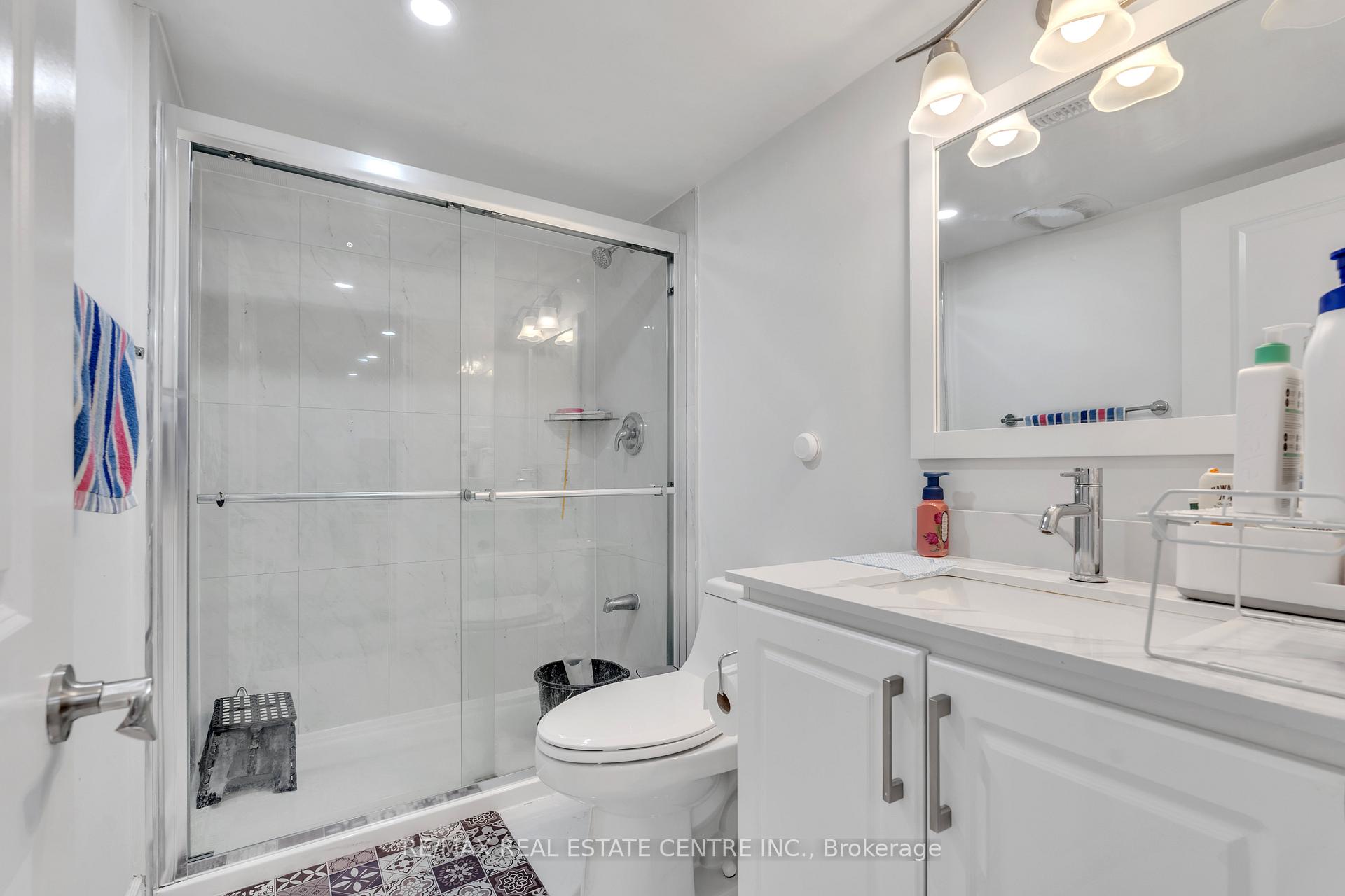Photo 37 of 48 Isaiah Drive W, Kitchener — HOMEH