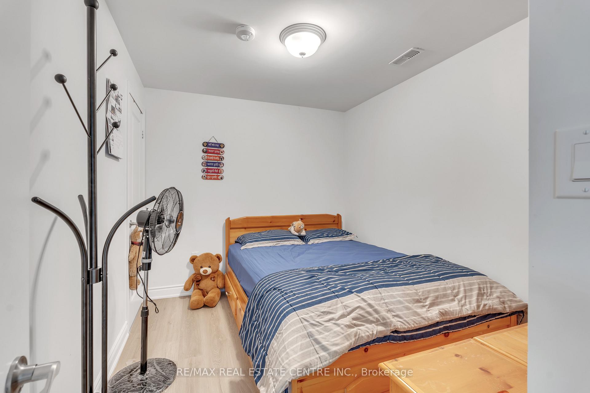 Photo 38 of 48 Isaiah Drive W, Kitchener — HOMEH