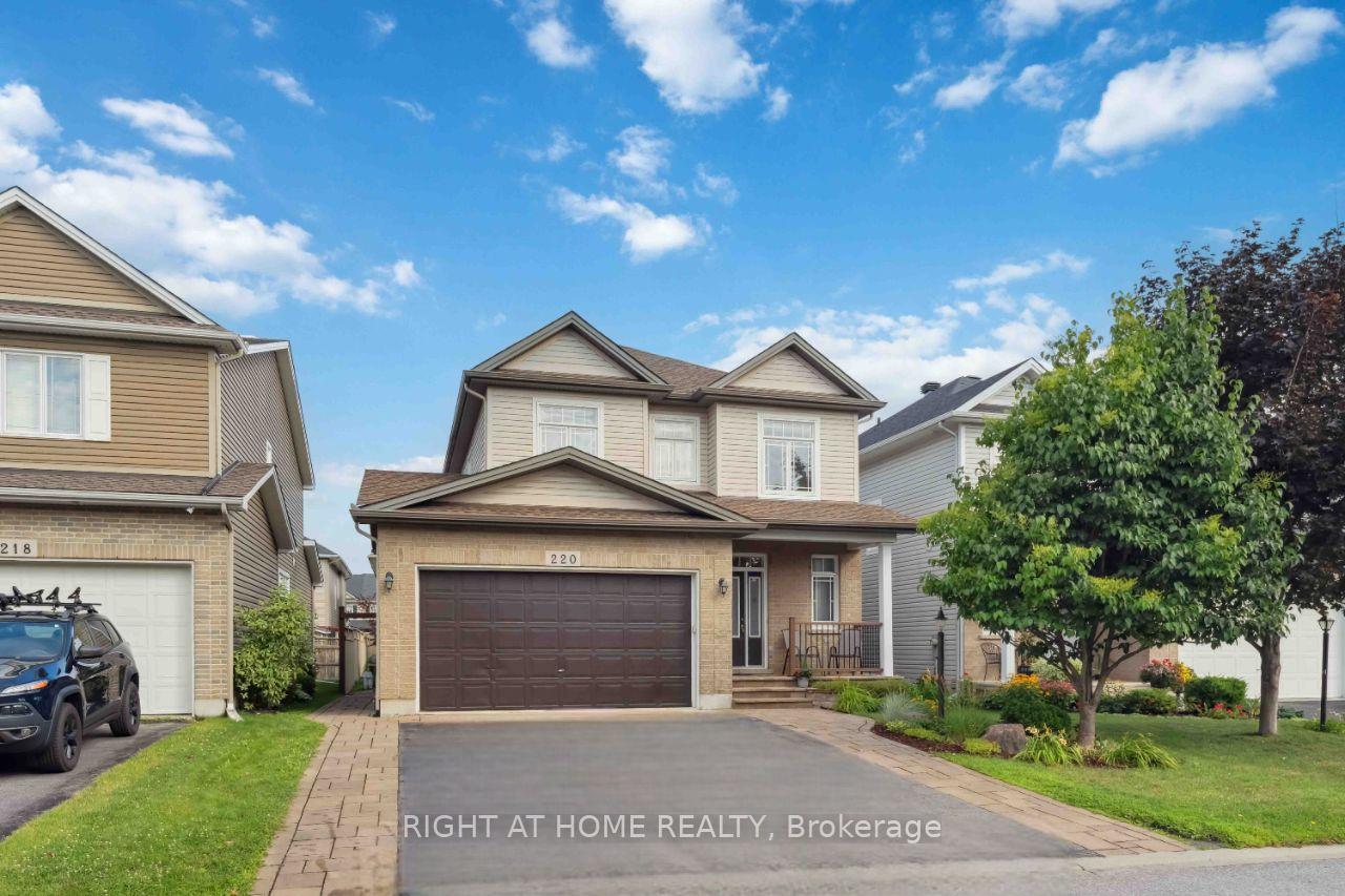 Photo 2 of 220 Celtic Ridge Crescent, Ottawa, Kanata - Morgan's Grant/South March — HOMEH