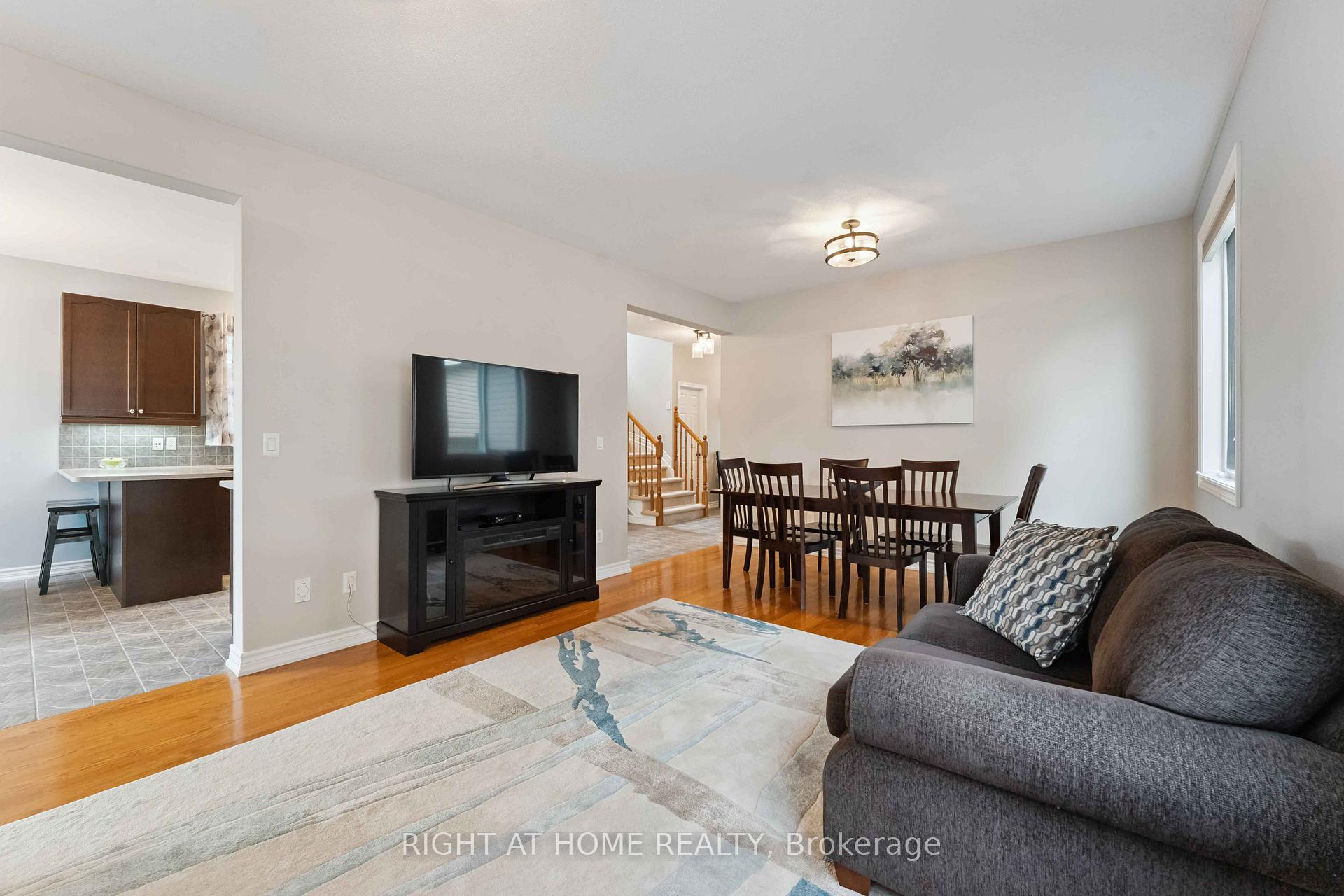 Photo 8 of 220 Celtic Ridge Crescent, Ottawa, Kanata - Morgan's Grant/South March — HOMEH