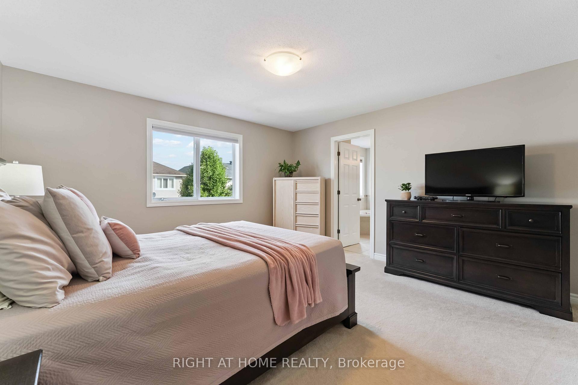 Photo 23 of 220 Celtic Ridge Crescent, Ottawa, Kanata - Morgan's Grant/South March — HOMEH