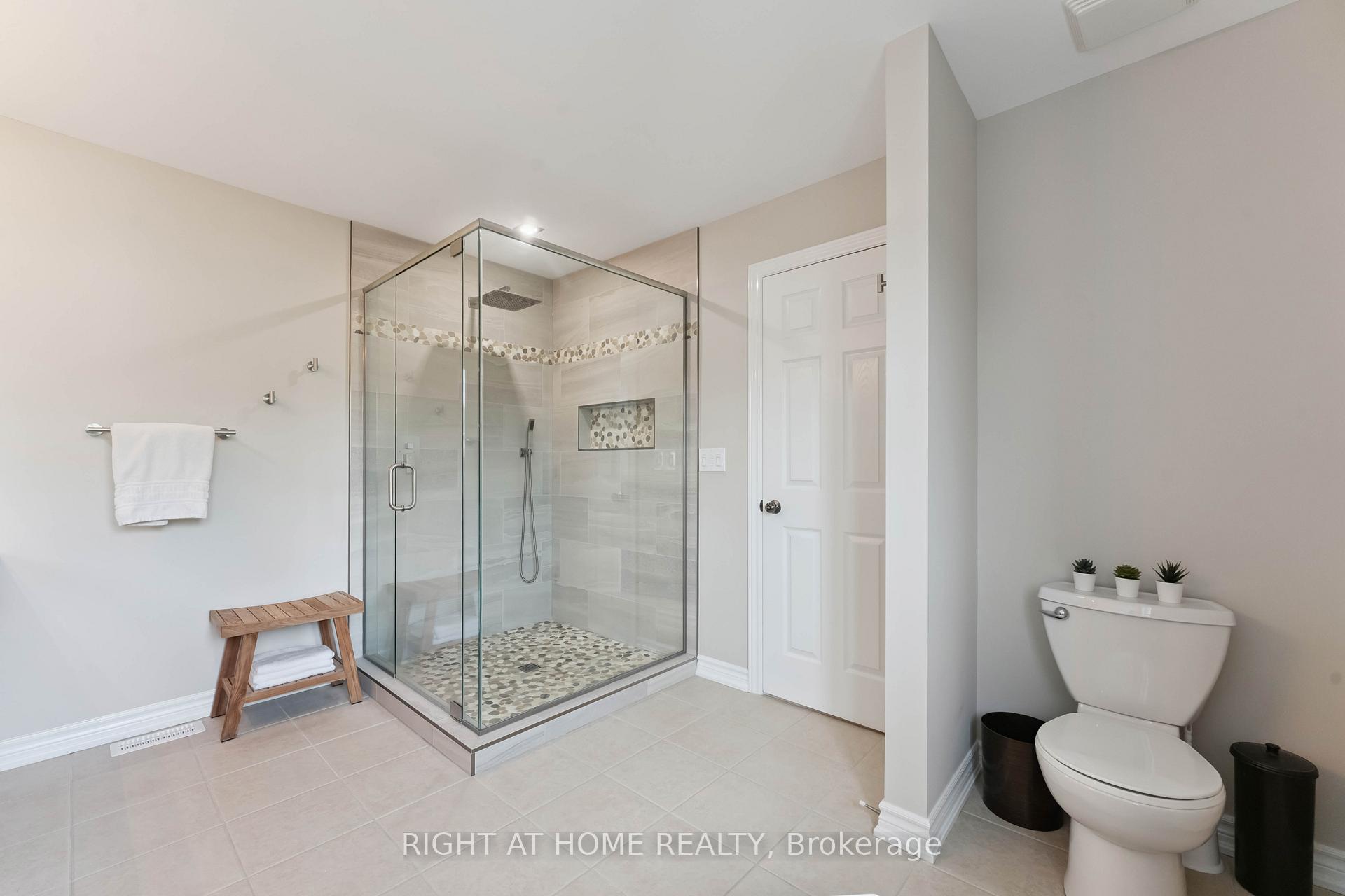 Photo 26 of 220 Celtic Ridge Crescent, Ottawa, Kanata - Morgan's Grant/South March — HOMEH