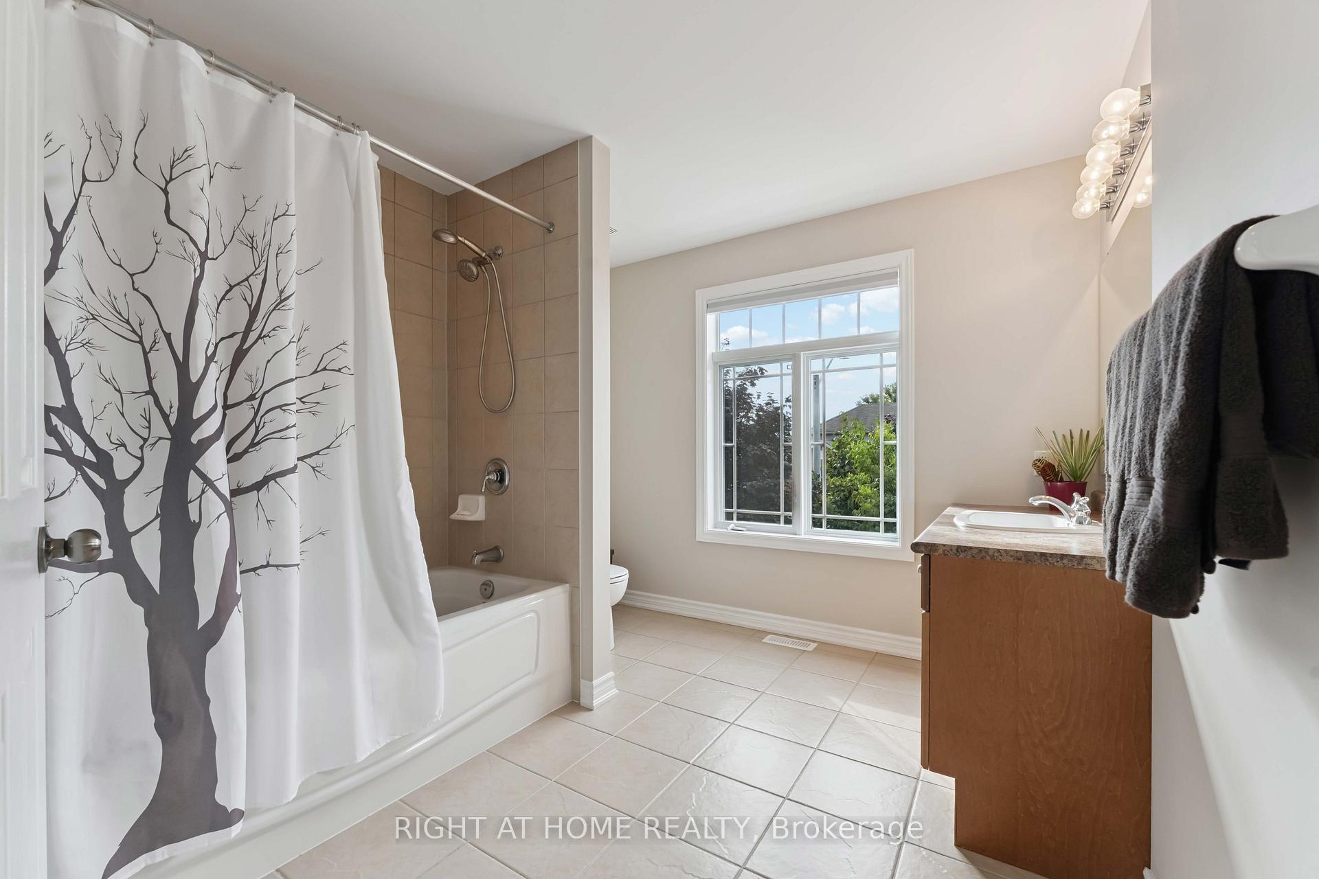 Photo 31 of 220 Celtic Ridge Crescent, Ottawa, Kanata - Morgan's Grant/South March — HOMEH
