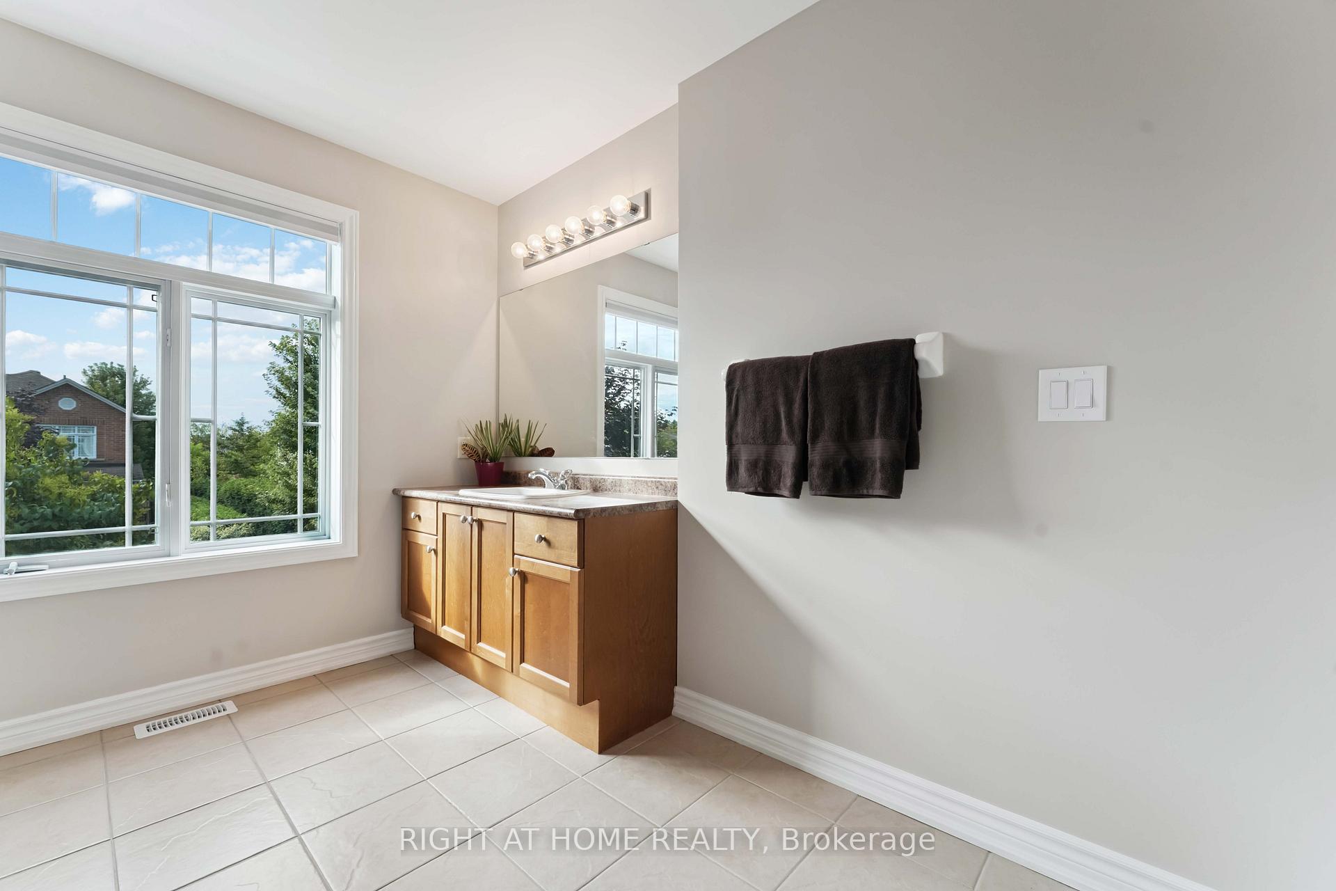 Photo 32 of 220 Celtic Ridge Crescent, Ottawa, Kanata - Morgan's Grant/South March — HOMEH