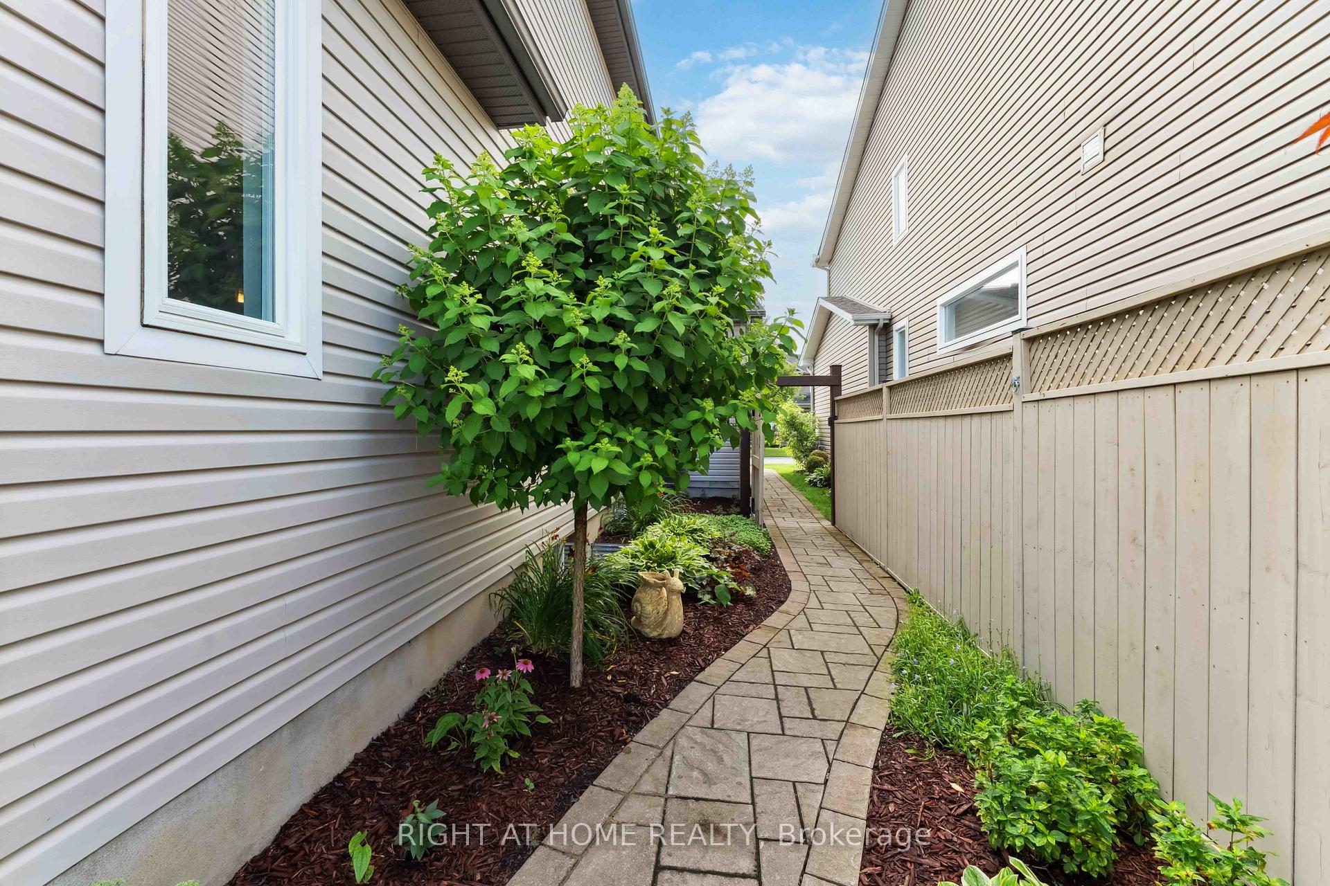 Photo 44 of 220 Celtic Ridge Crescent, Ottawa, Kanata - Morgan's Grant/South March — HOMEH