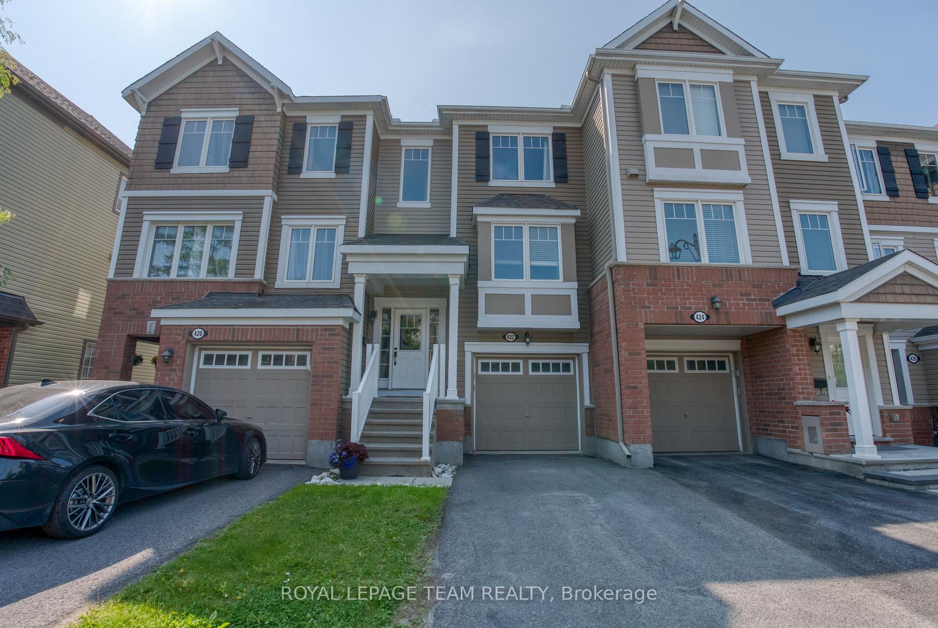 Front of 422 Coldwater Crescent