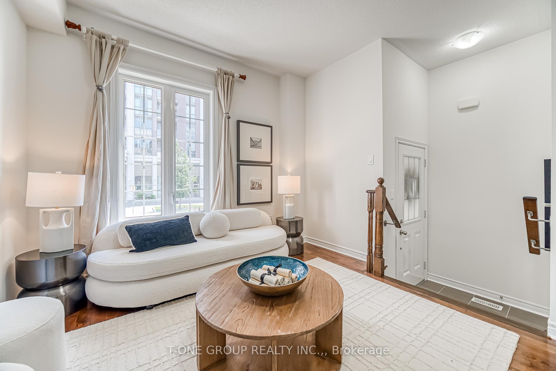 Photo 4 of 20 Orca Drive, Markham, Wismer — HOMEH