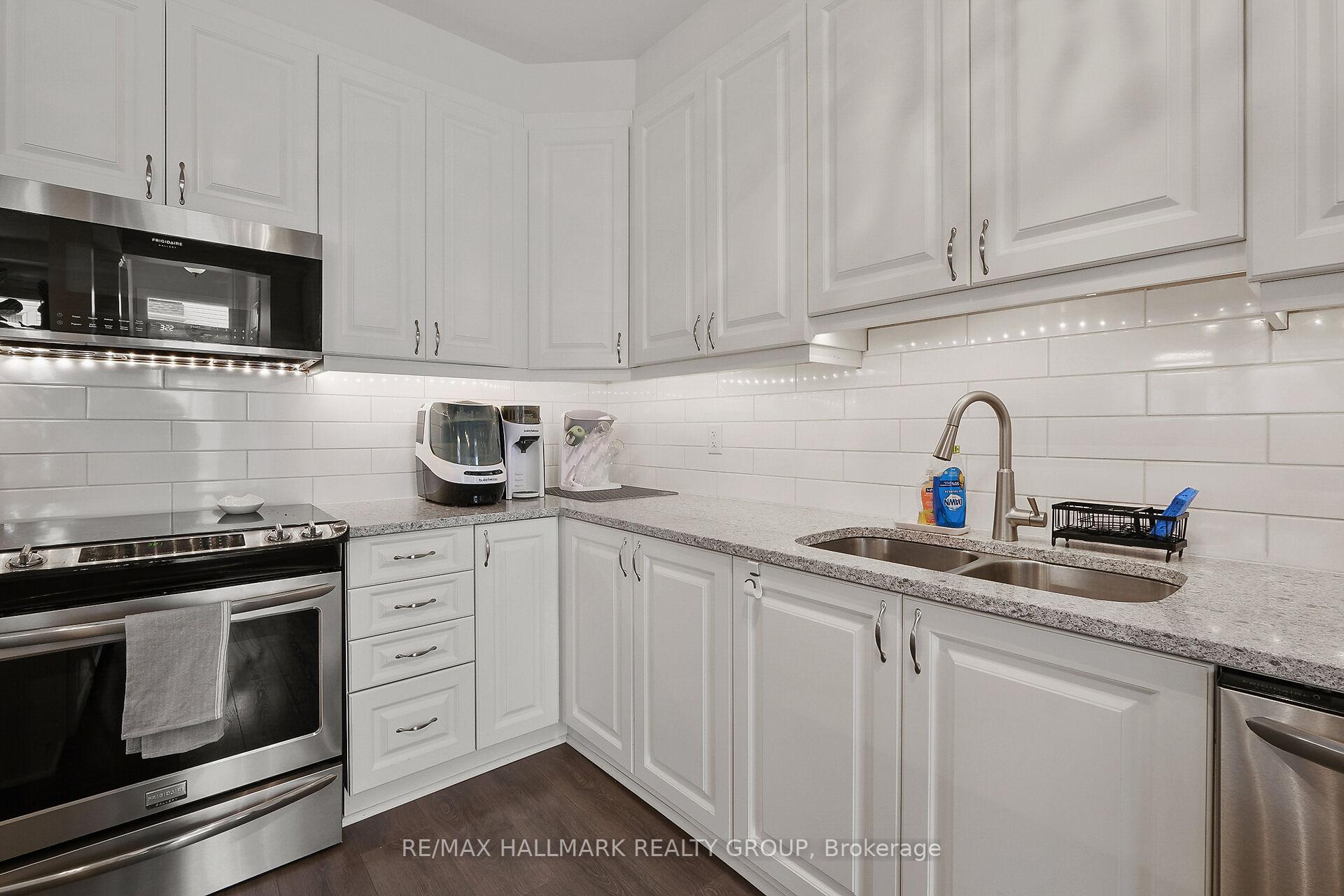 Photo 4 of 995 Shimmerton Circle, Ottawa, Kanata - Emerald Meadows/Trailwest — HOMEH