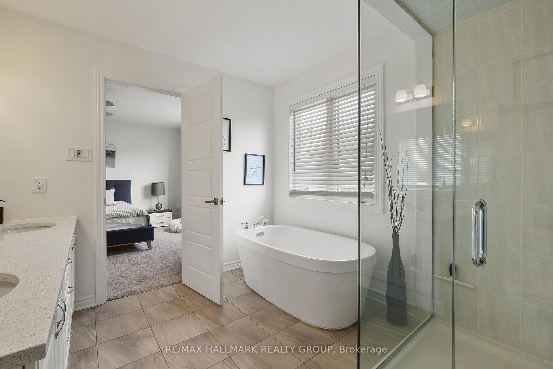 Photo 13 of 995 Shimmerton Circle, Ottawa, Kanata - Emerald Meadows/Trailwest — HOMEH