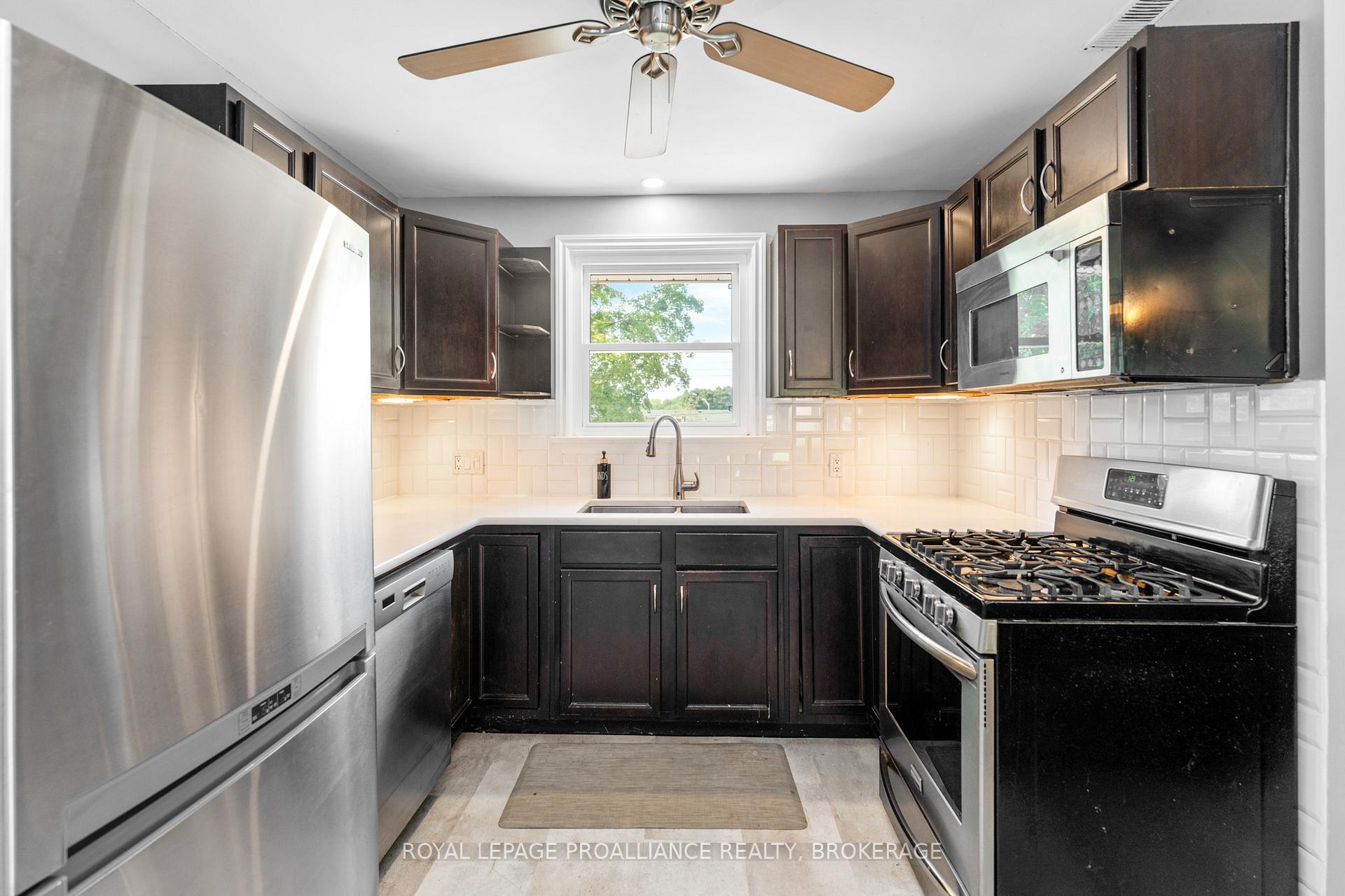 Photo 8 of 170 Indian Road, Kingston, West of Sir John A. Blvd — HOMEH