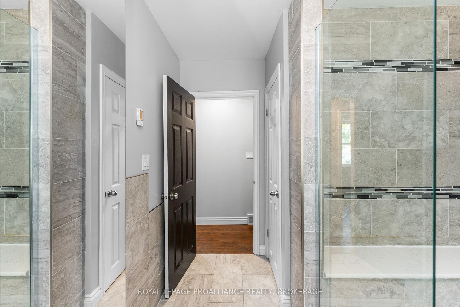 Photo 16 of 170 Indian Road, Kingston, West of Sir John A. Blvd — HOMEH