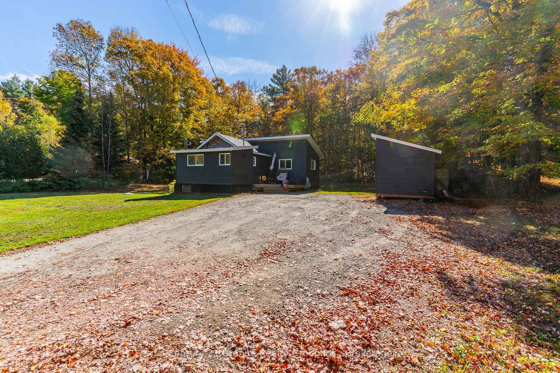 Photo 3 of 1297 Hamilton Road, Minden Hills, Snowdon — HOMEH