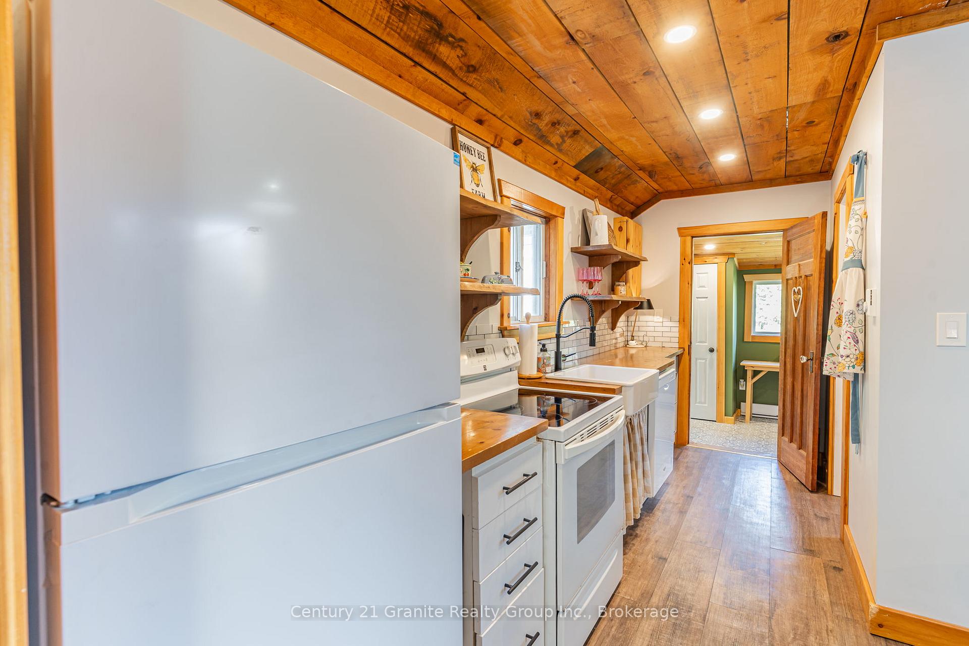 Photo 8 of 1297 Hamilton Road, Minden Hills, Snowdon — HOMEH