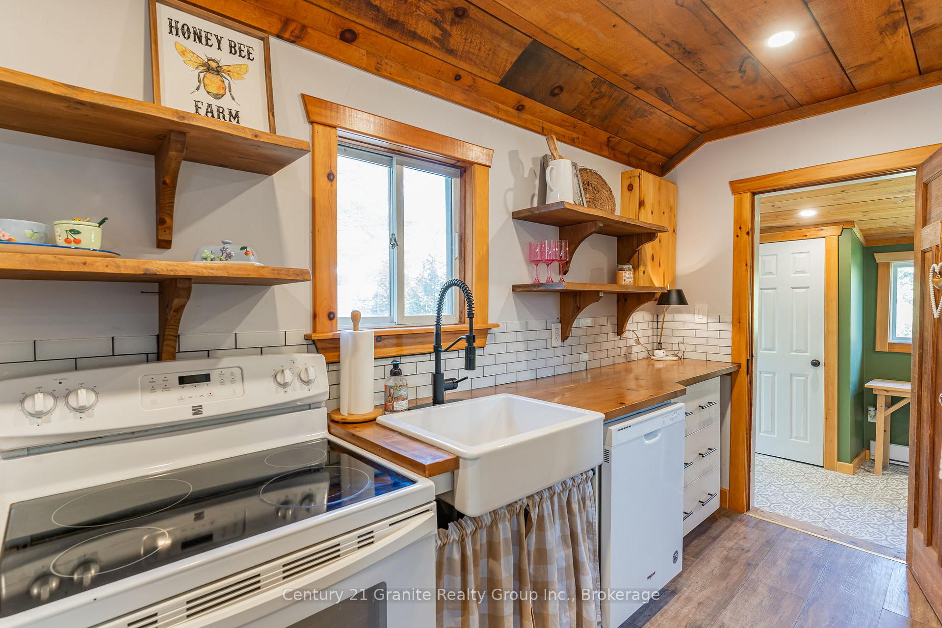 Photo 9 of 1297 Hamilton Road, Minden Hills, Snowdon — HOMEH