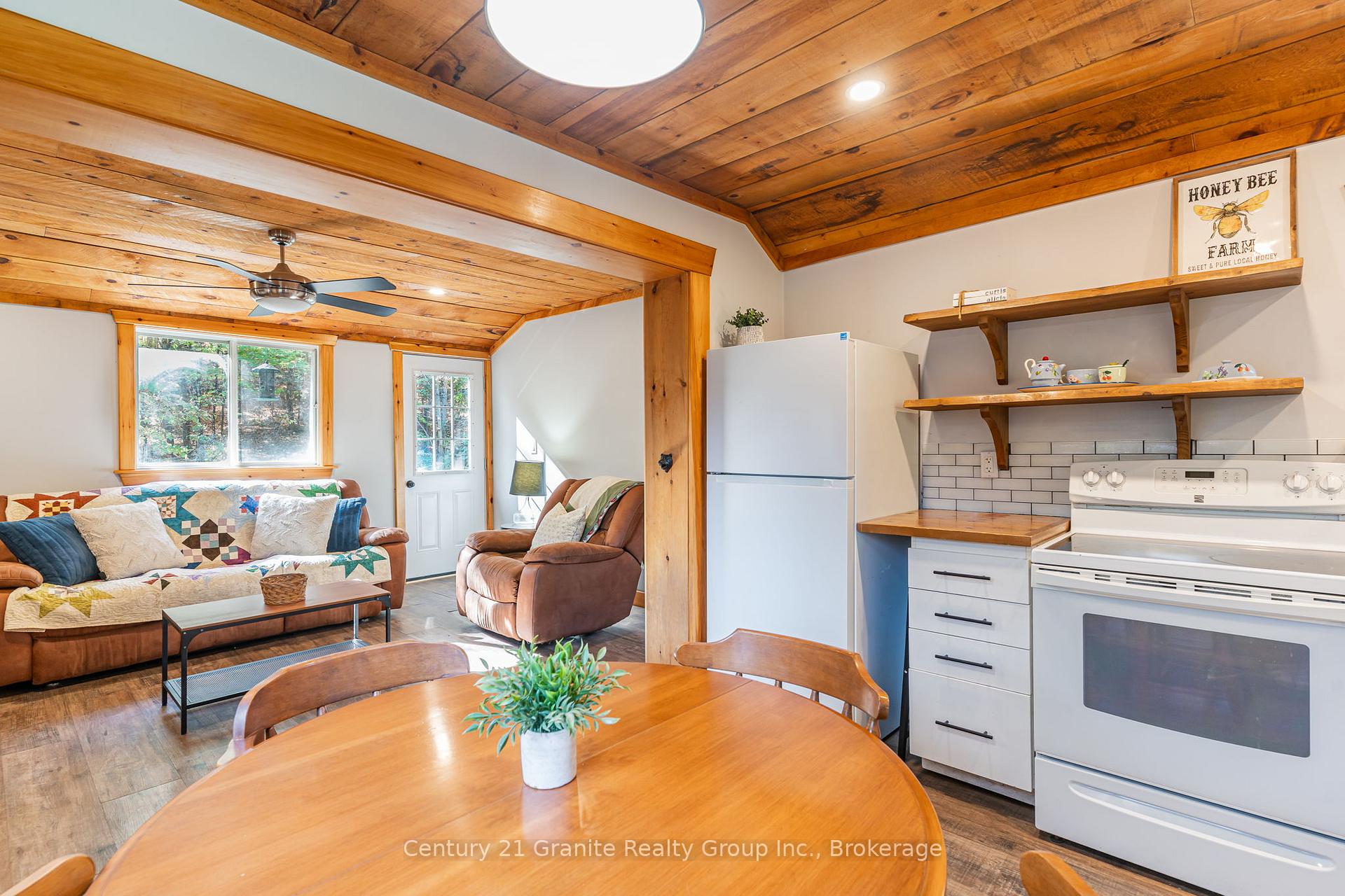 Photo 10 of 1297 Hamilton Road, Minden Hills, Snowdon — HOMEH
