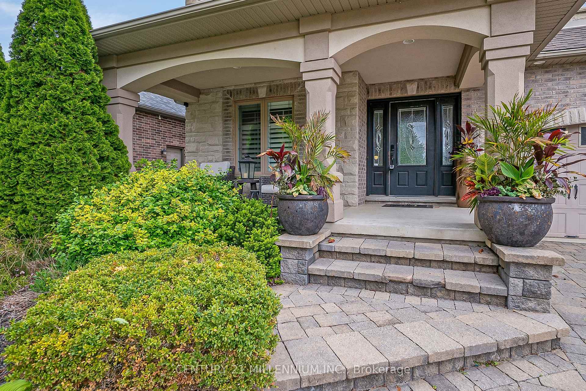 Photo 3 of 7 Jacob Gingrich Drive, Kitchener — HOMEH