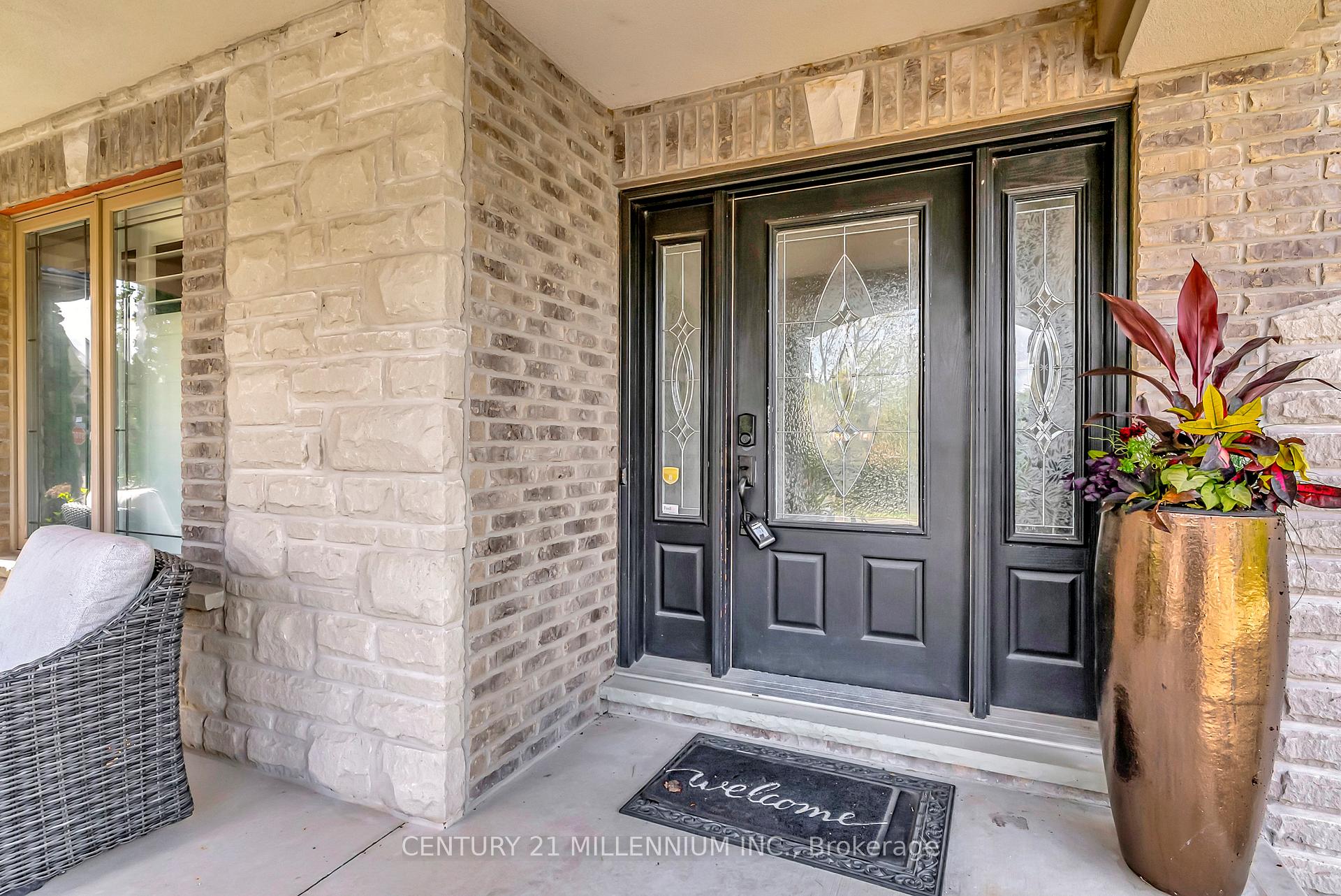 Photo 5 of 7 Jacob Gingrich Drive, Kitchener — HOMEH