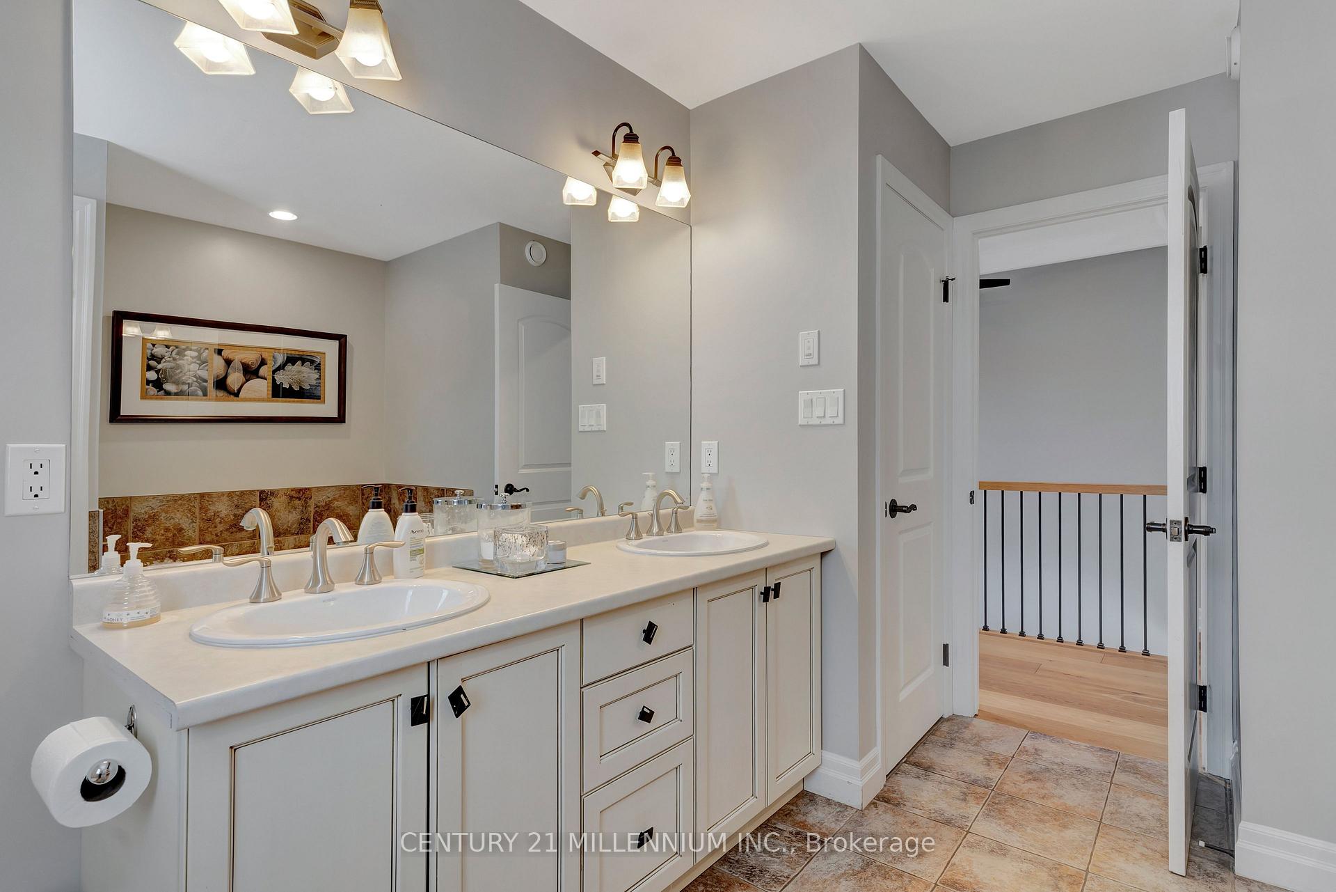 Photo 32 of 7 Jacob Gingrich Drive, Kitchener — HOMEH