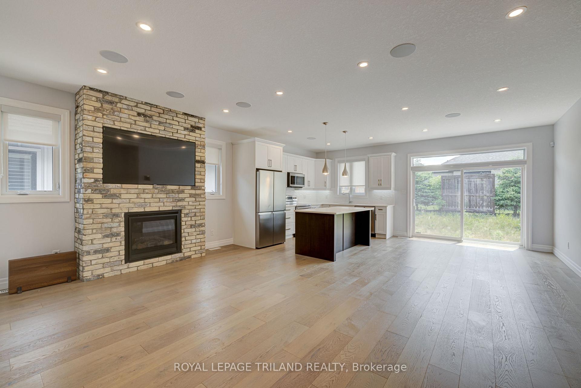Photo 5 of Unit 131, 9861 Glendon Drive, Middlesex Centre, Komoka — HOMEH