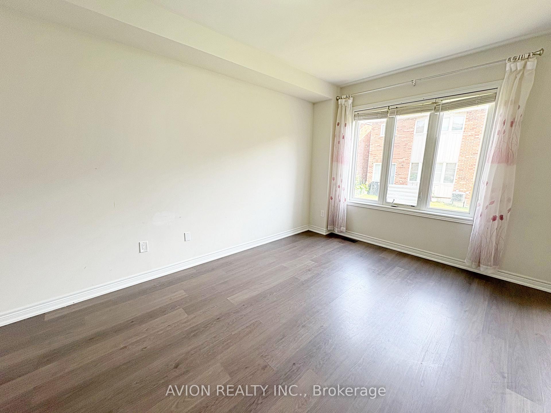 Photo 6 of 68 Collier Crescent, Markham, Wismer — HOMEH