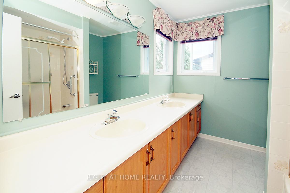 Photo 12 of 57 Shearer Crescent, Ottawa, Kanata - Katimavik — HOMEH