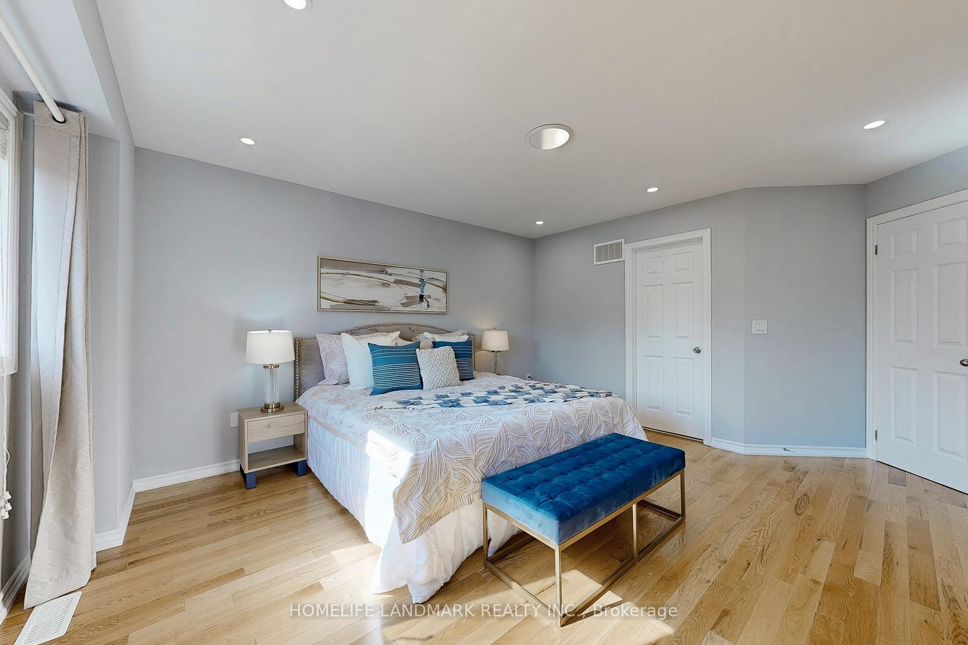 Photo 12 of 102 Evershot Crescent, Markham, Wismer — HOMEH