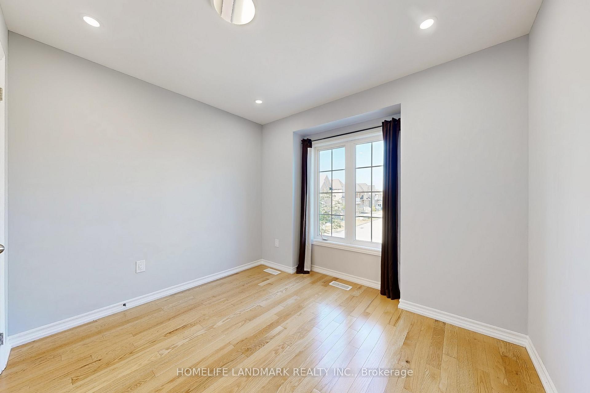 Photo 16 of 102 Evershot Crescent, Markham, Wismer — HOMEH