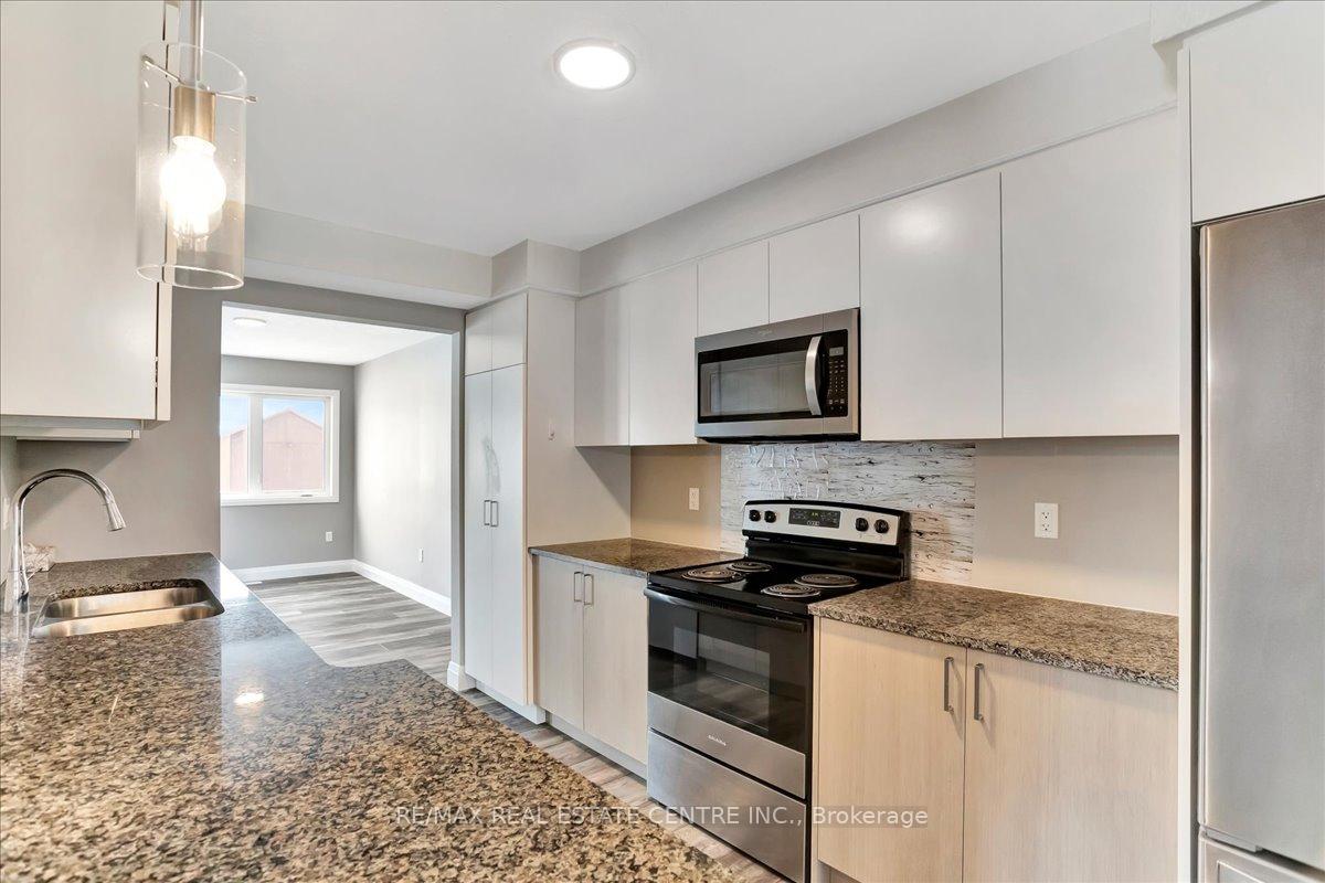 Photo 11 of Unit #1, 182 Bridge Crescent, Minto — HOMEH