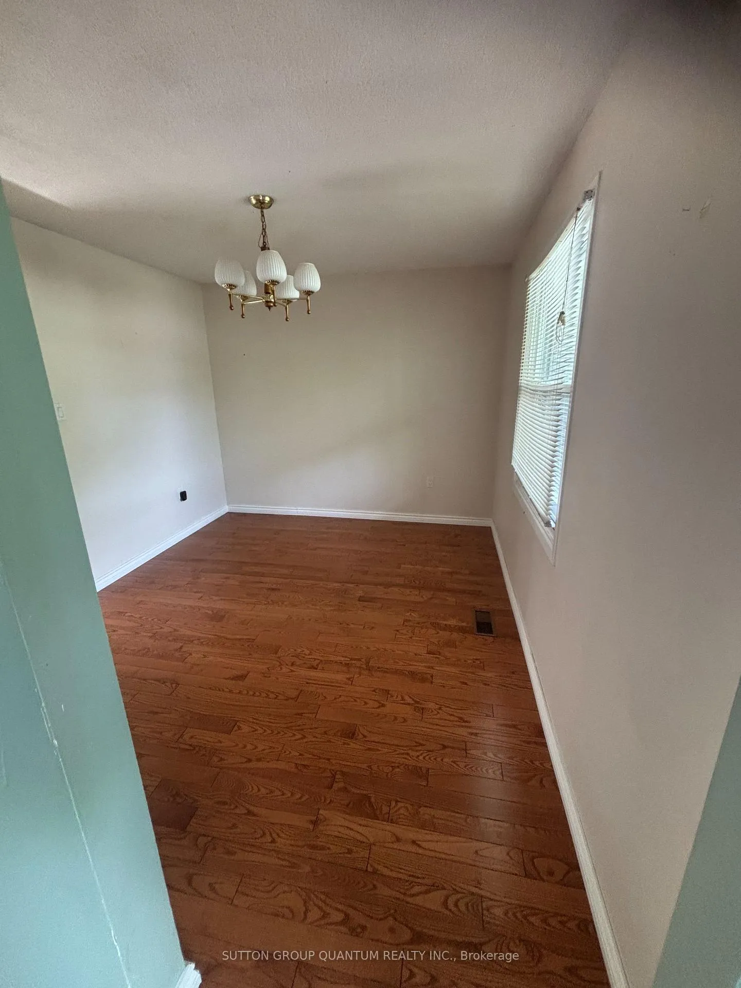Photo 4 of 72 Teal Avenue, Hamilton, Stoney Creek — HOMEH