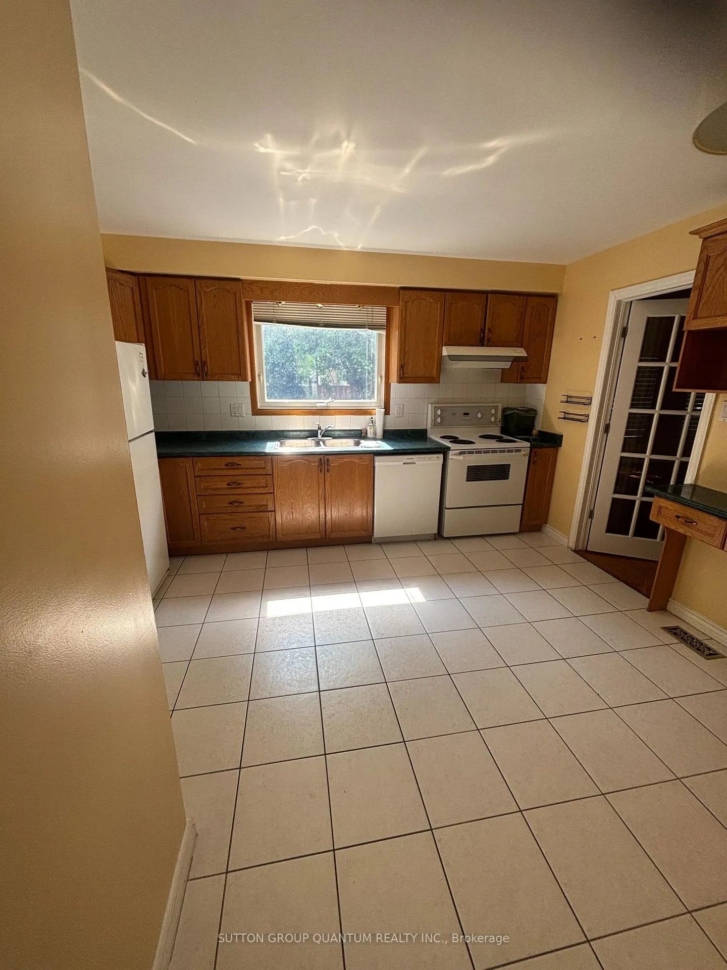 Photo 5 of 72 Teal Avenue, Hamilton, Stoney Creek — HOMEH